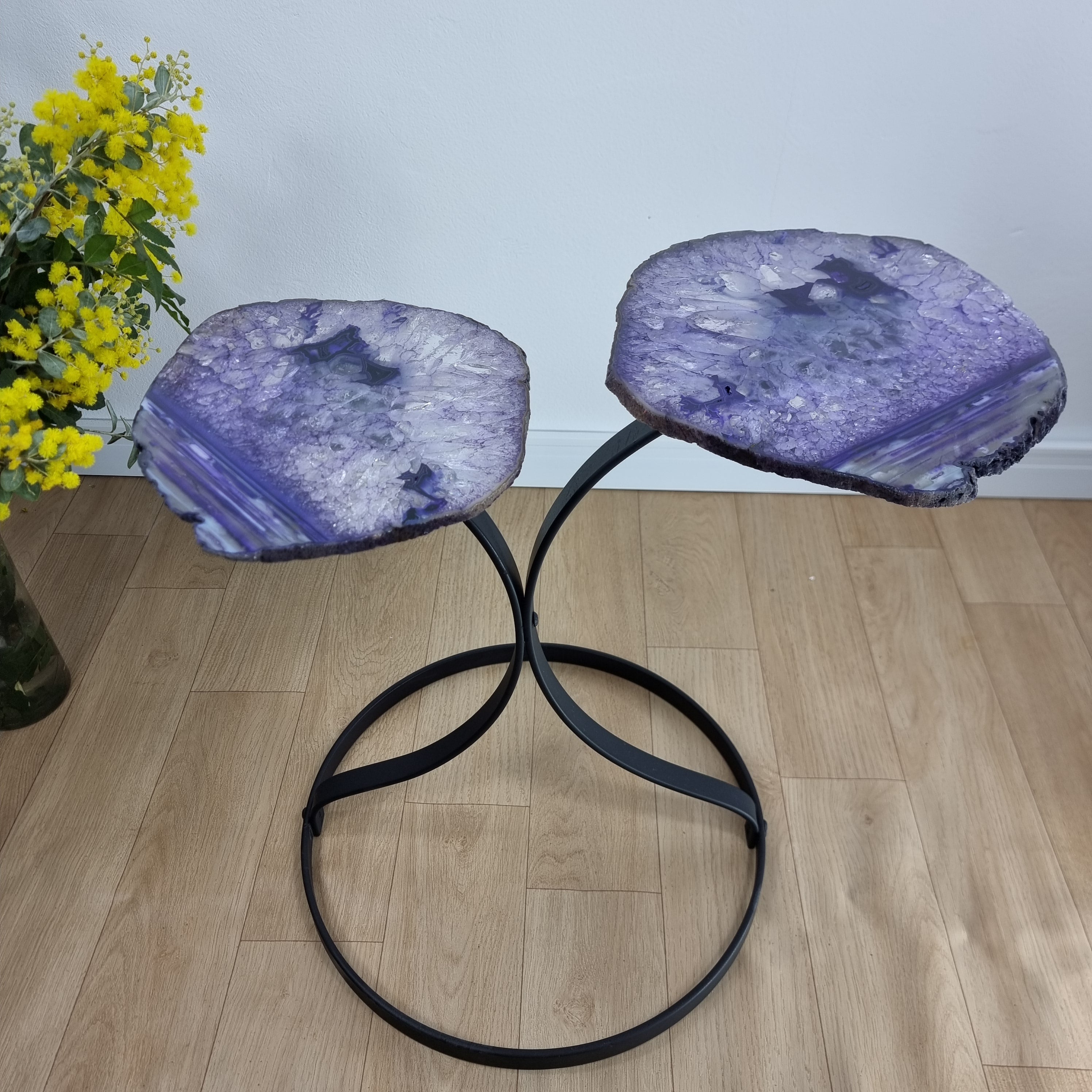 Mesa Lateral (PAR) de ÁGATAS Lílás com Banho | Base de Ferro Preta | Altura de 50 cm - Peça Artesanal BR Crystals