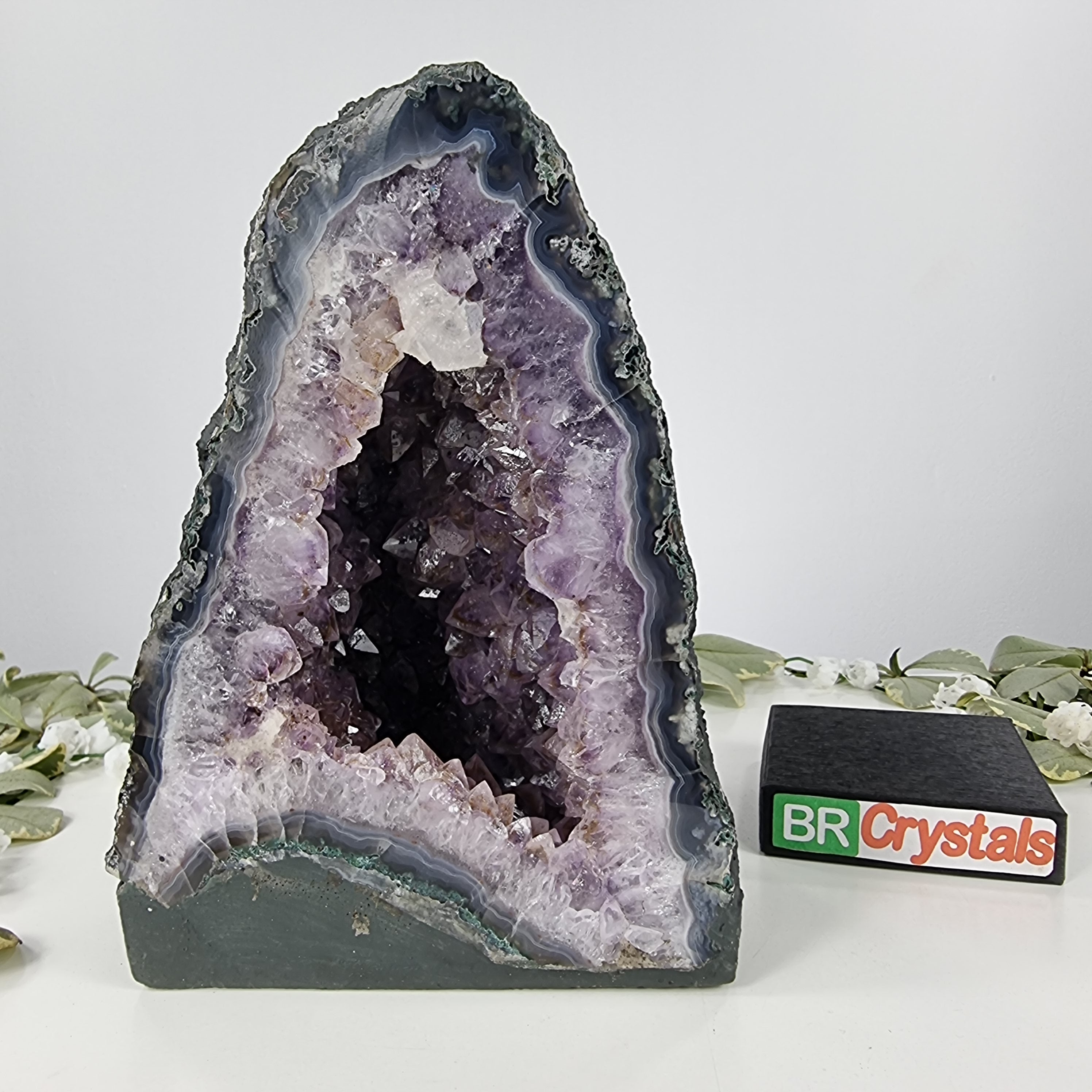 Capela em Ametista Bruta Drusa - Geodo de Ametista 3,85 Kgs, Energia, Beleza e Sofisticação