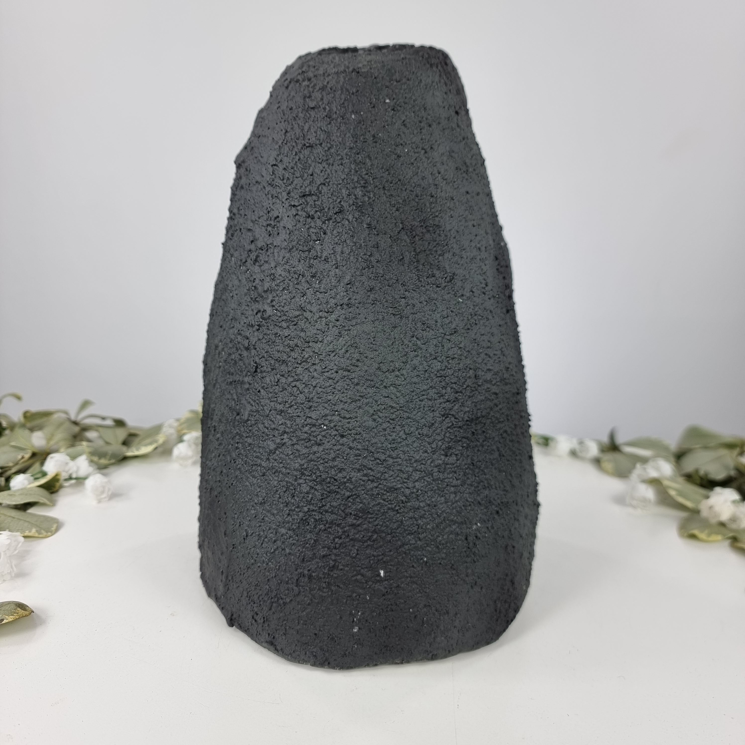 Capela em Ametista Bruta Drusa - Geodo de Ametista 5,40 Kgs, Energia, Beleza e Sofisticação