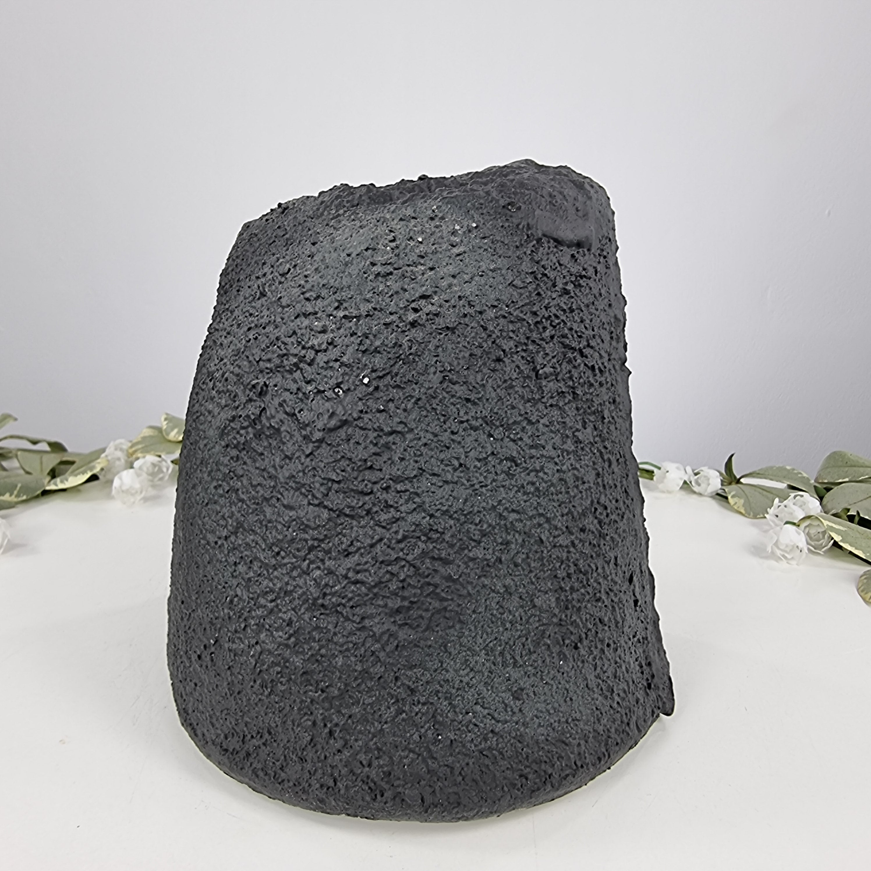 Capela em Ametista Bruta Drusa - Geodo de Ametista 3,08 Kgs, Energia, Beleza e Sofisticação