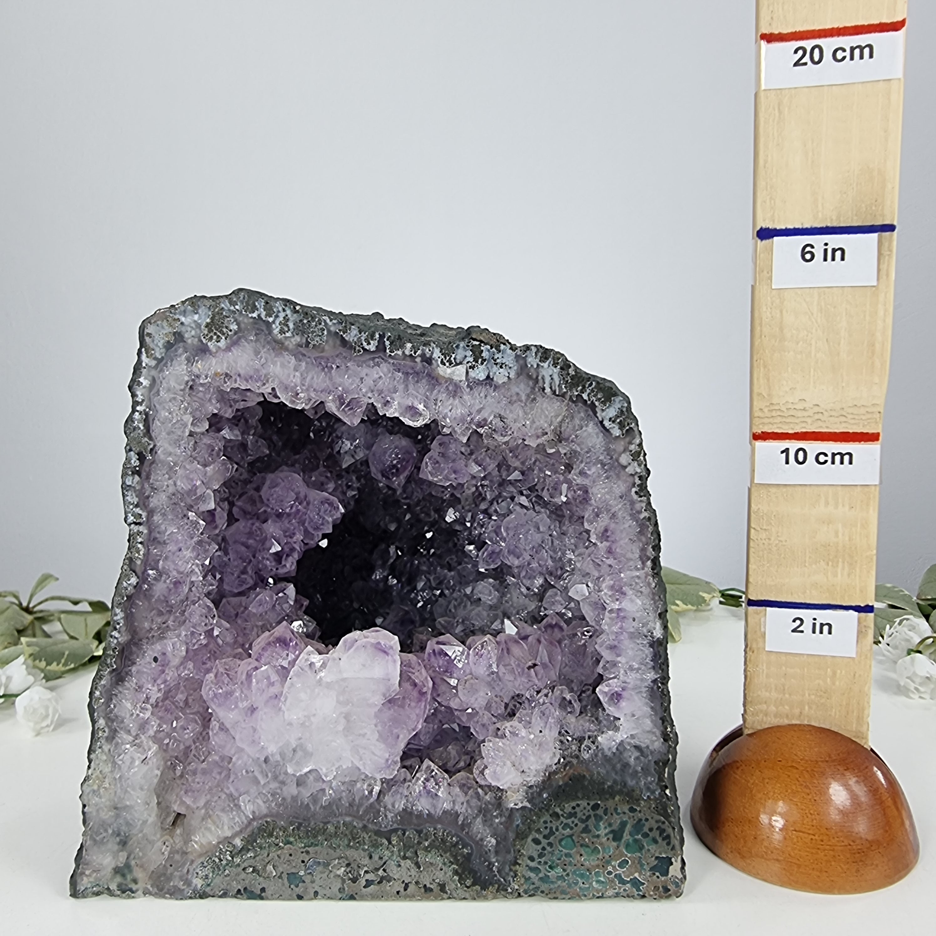 Capela em Ametista Bruta Drusa - Geodo de Ametista 3,08 Kgs, Energia, Beleza e Sofisticação