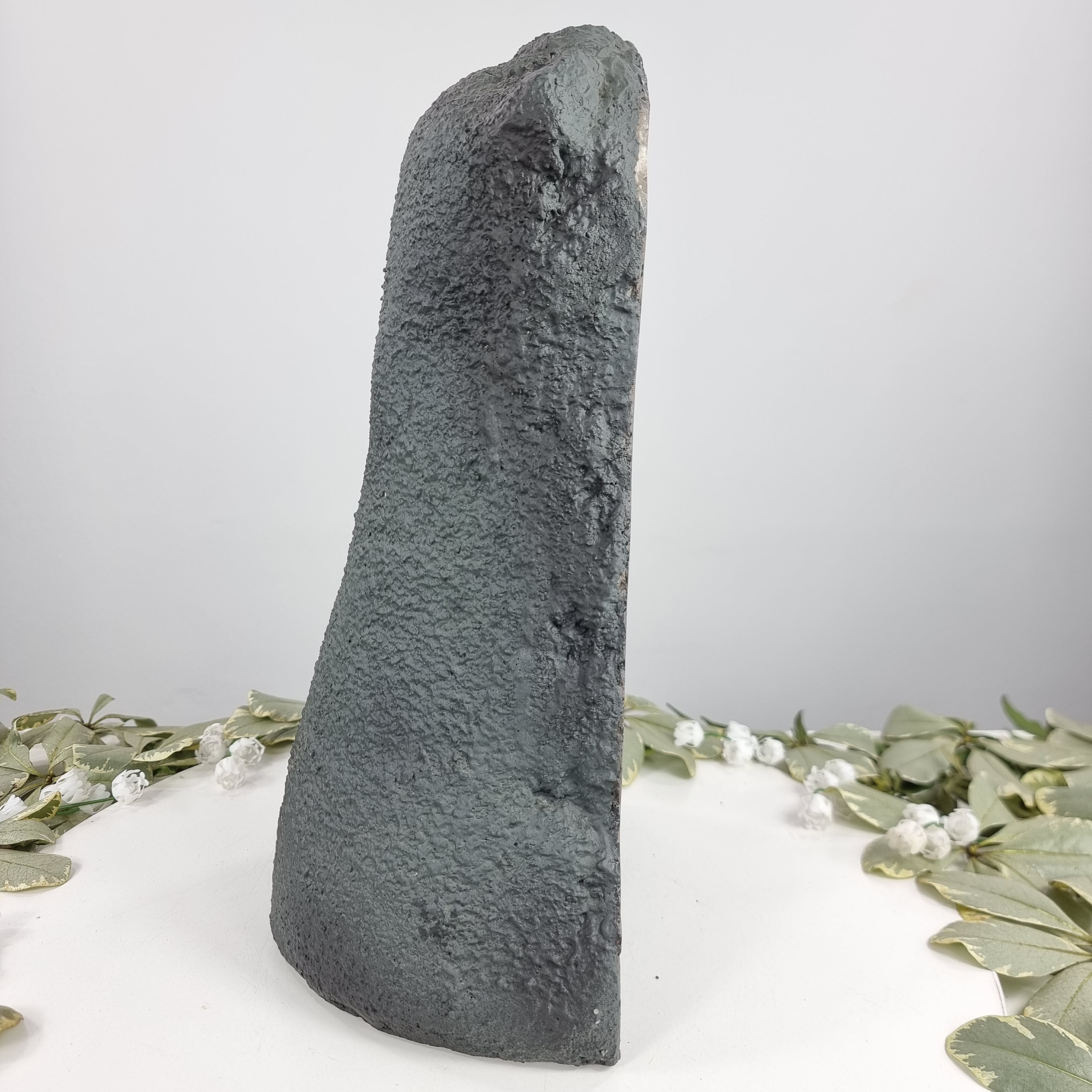 Capela em Ametista Bruta Drusa - Geodo de Ametista 7,00 Kgs, Energia, Beleza e Sofisticação