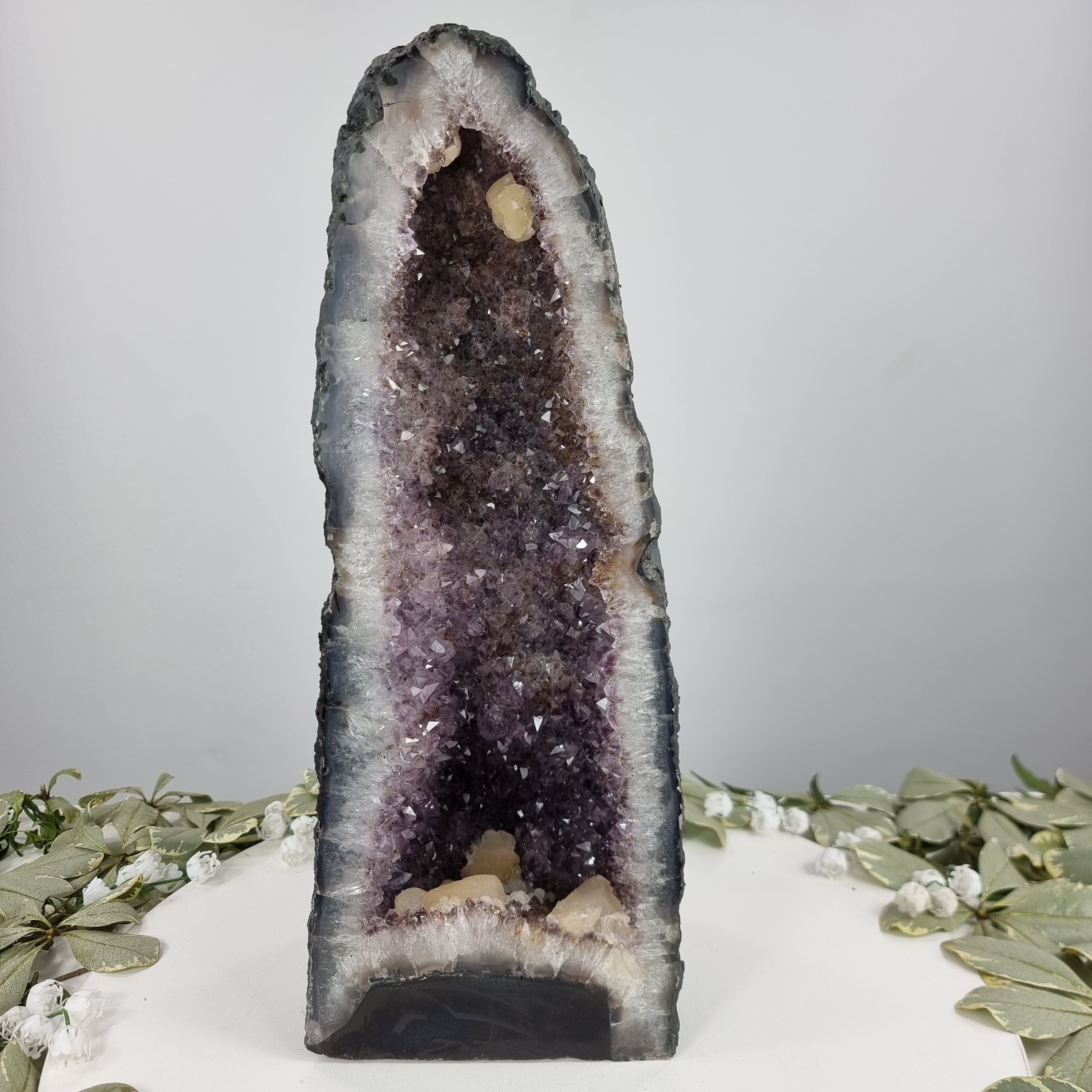 Capela em Ametista Bruta Drusa - Geodo de Ametista 7,50 Kgs, Energia, Beleza e Sofisticação