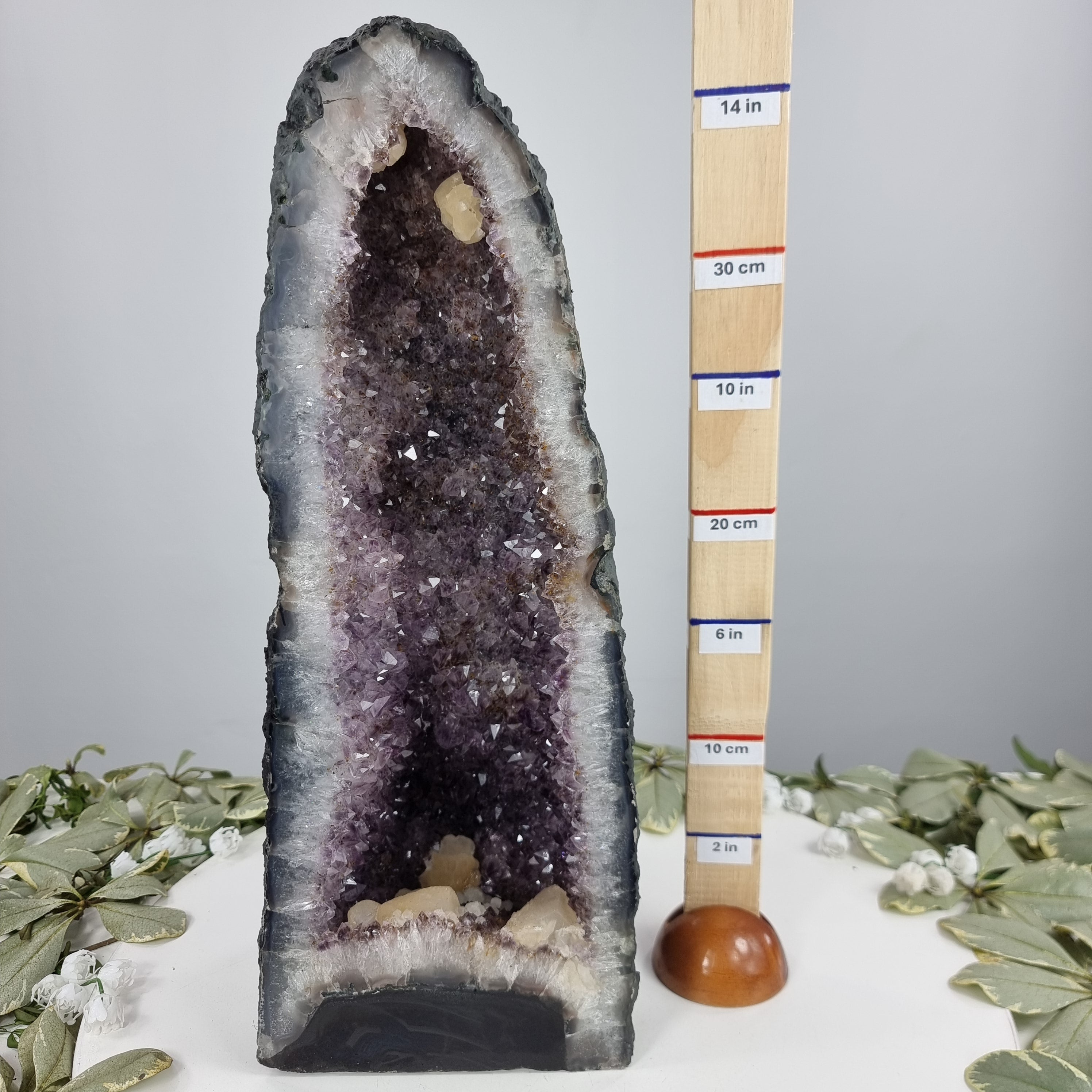 Capela em Ametista Bruta Drusa - Geodo de Ametista 7,50 Kgs, Energia, Beleza e Sofisticação