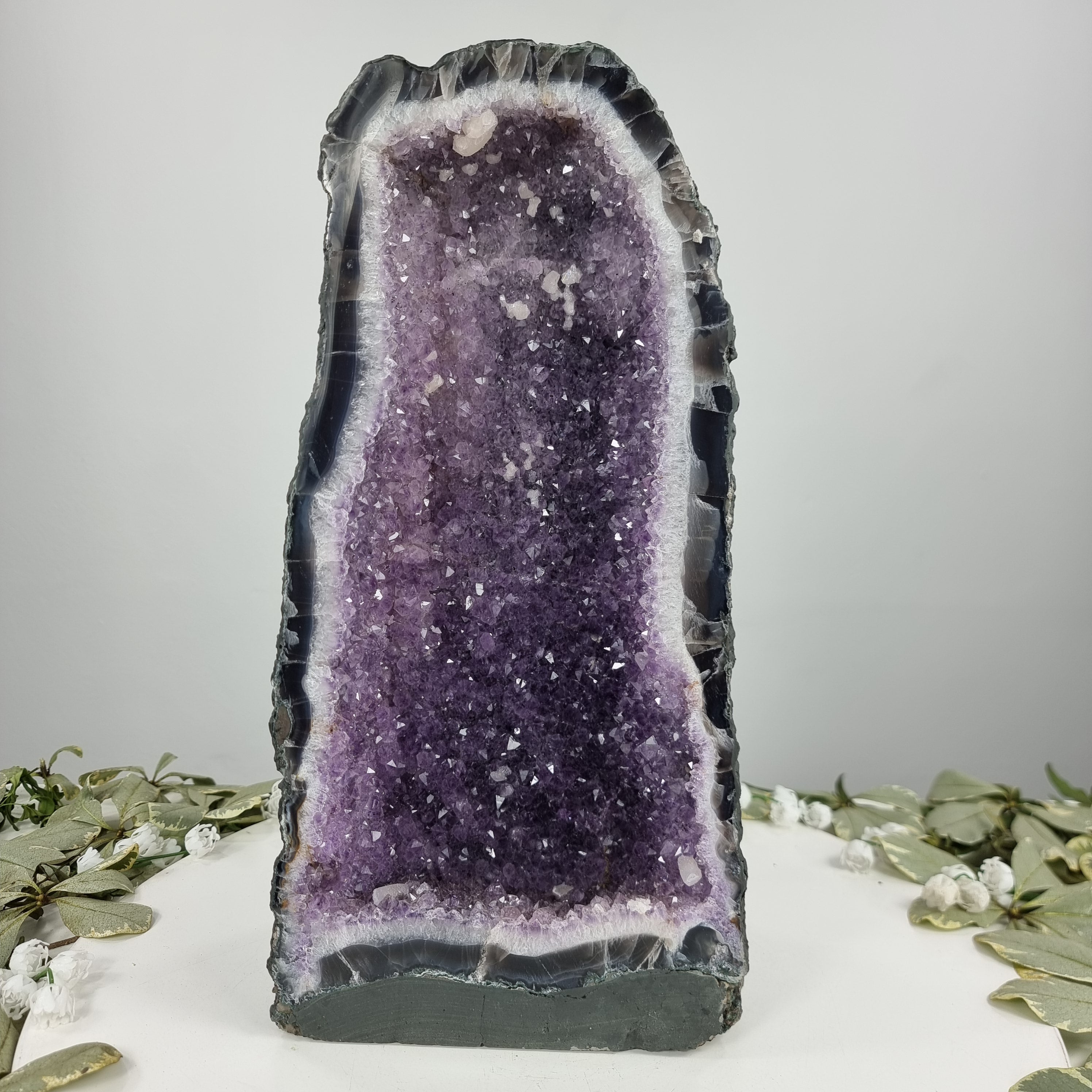 Capela em Ametista Bruta Drusa - Geodo de Ametista 8,00 Kgs, Energia, Beleza e Sofisticação