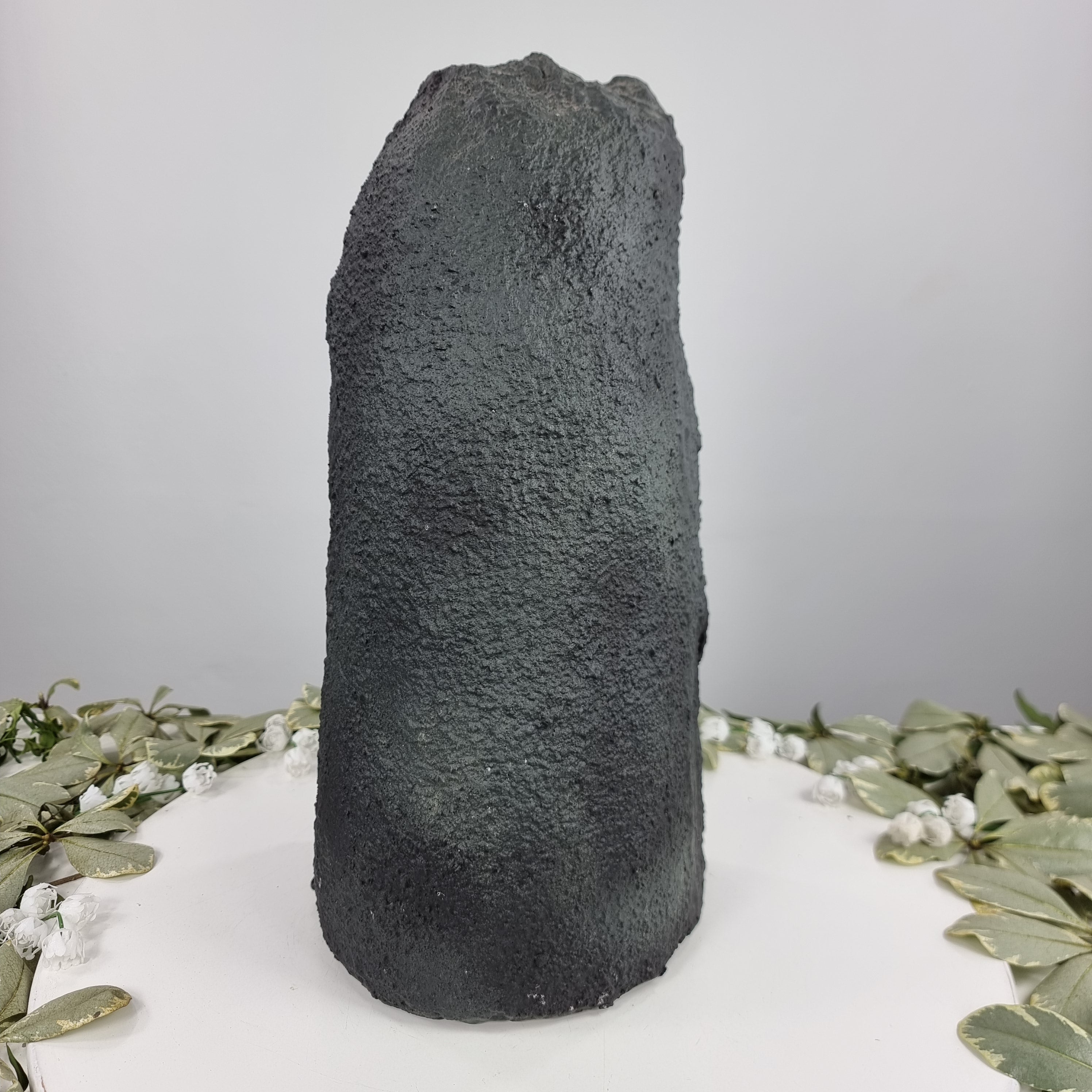 Capela em Ametista Bruta Drusa - Geodo de Ametista 8,00 Kgs, Energia, Beleza e Sofisticação