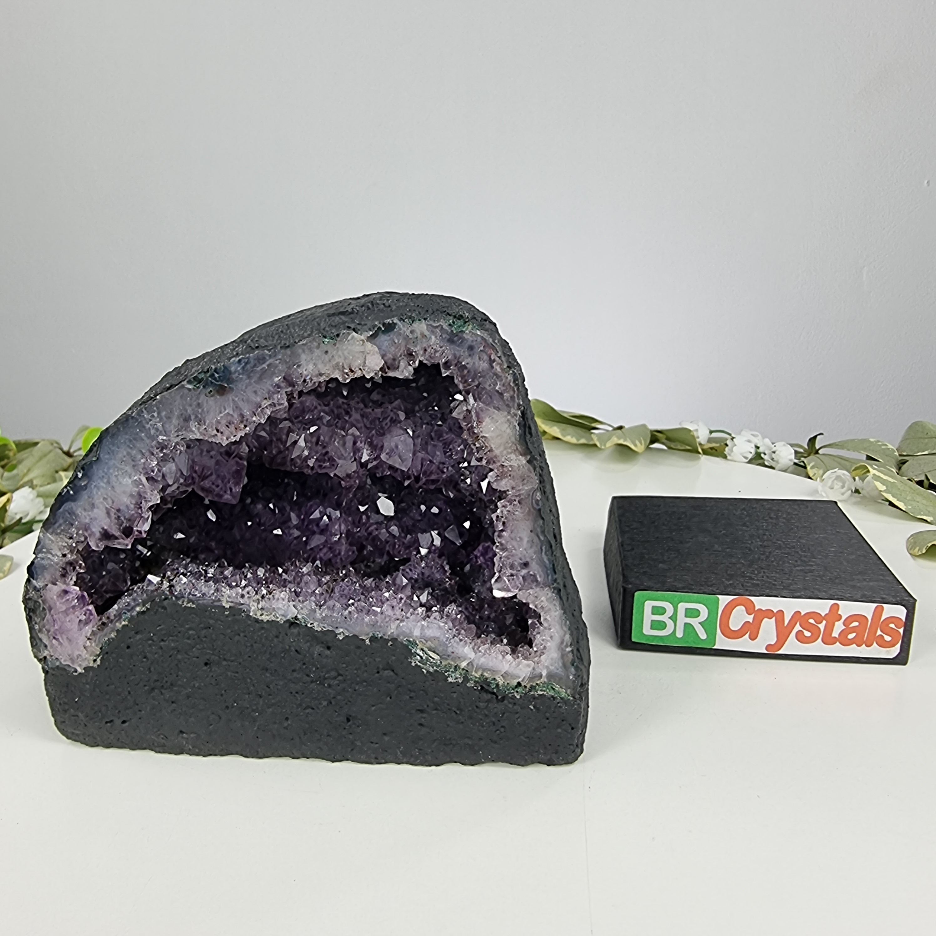 Capela em Ametista Bruta Drusa - Geodo de Ametista 1,80 Kgs, Energia, Beleza e Sofisticação