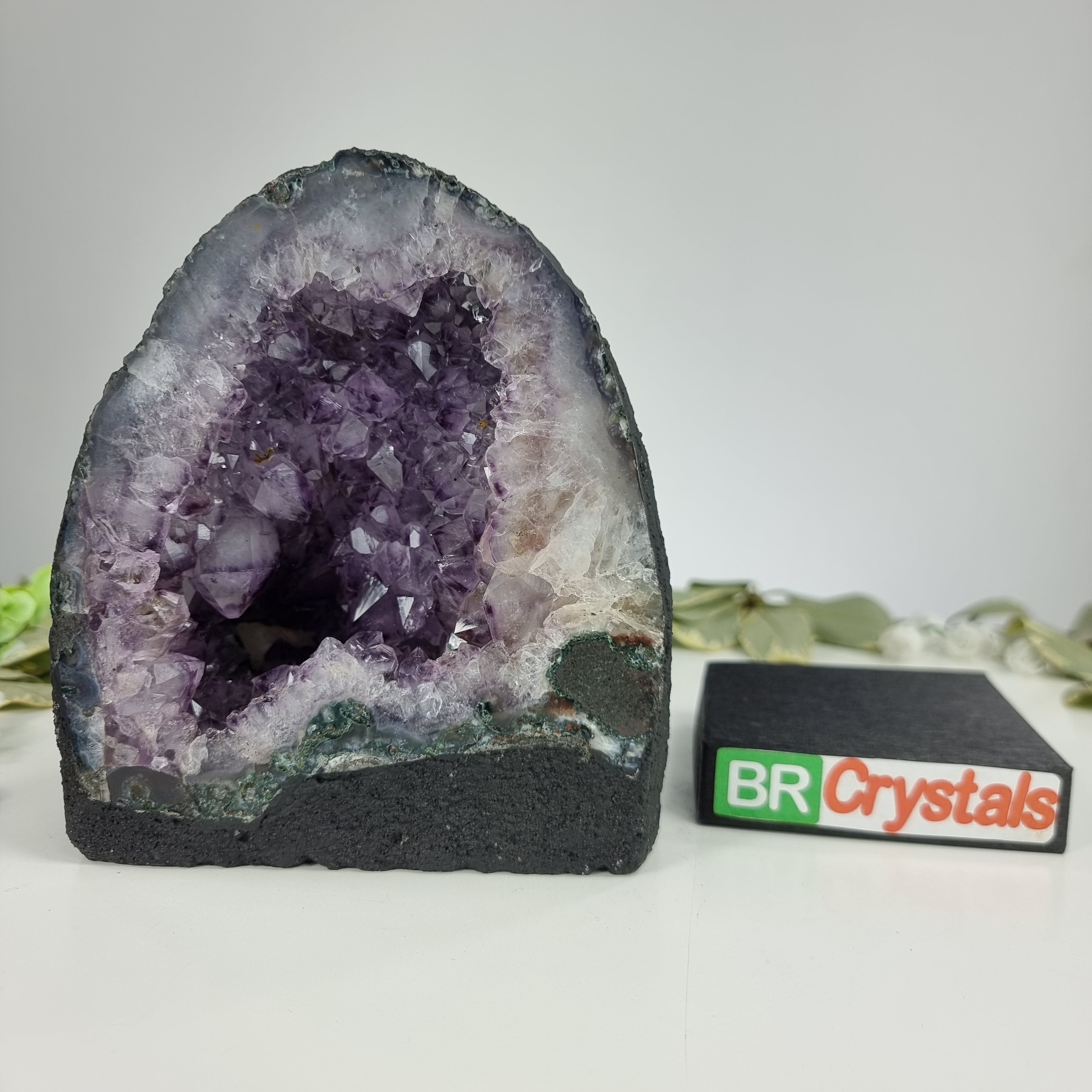 Capela em Ametista Bruta Drusa - Geodo de Ametista 2,85 Kgs, Energia, Beleza e Sofisticação