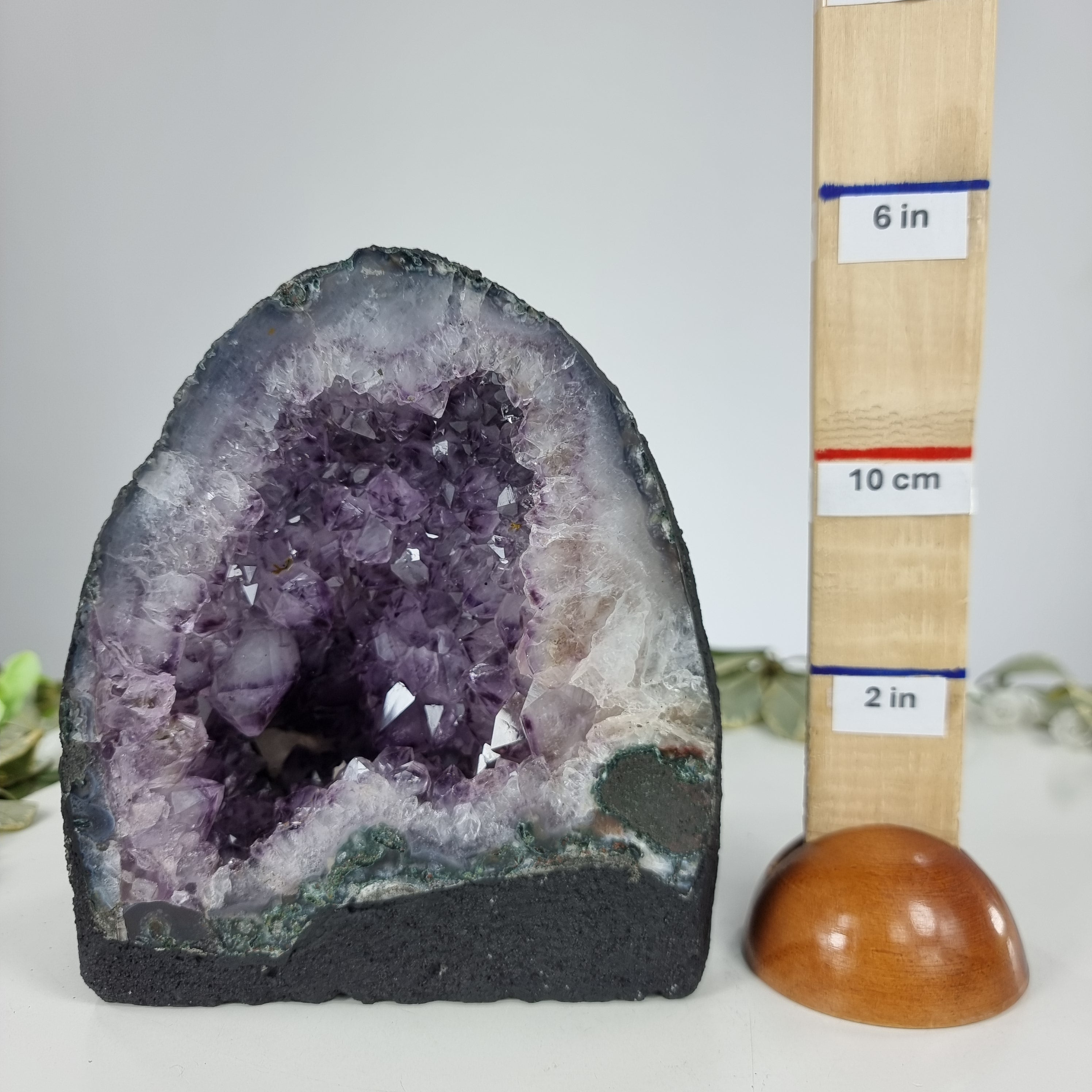 Capela em Ametista Bruta Drusa - Geodo de Ametista 2,85 Kgs, Energia, Beleza e Sofisticação