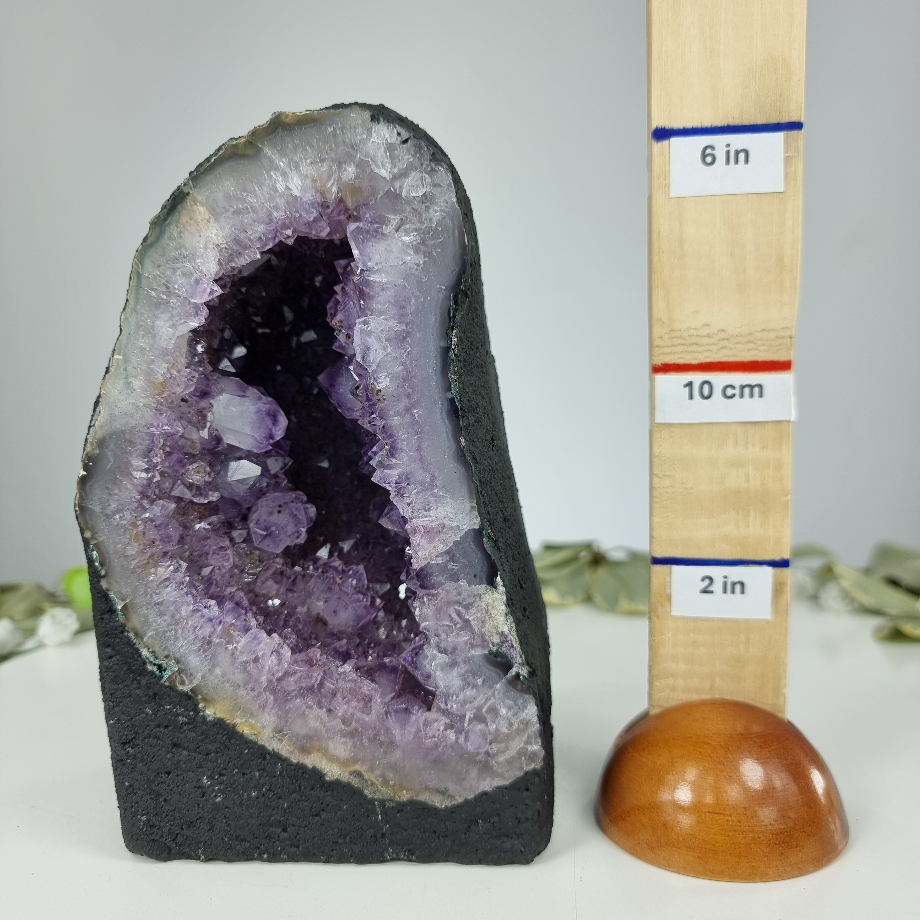 Capela em Ametista Bruta Drusa - Geodo de Ametista 2,40 Kgs, Energia, Beleza e Sofisticação