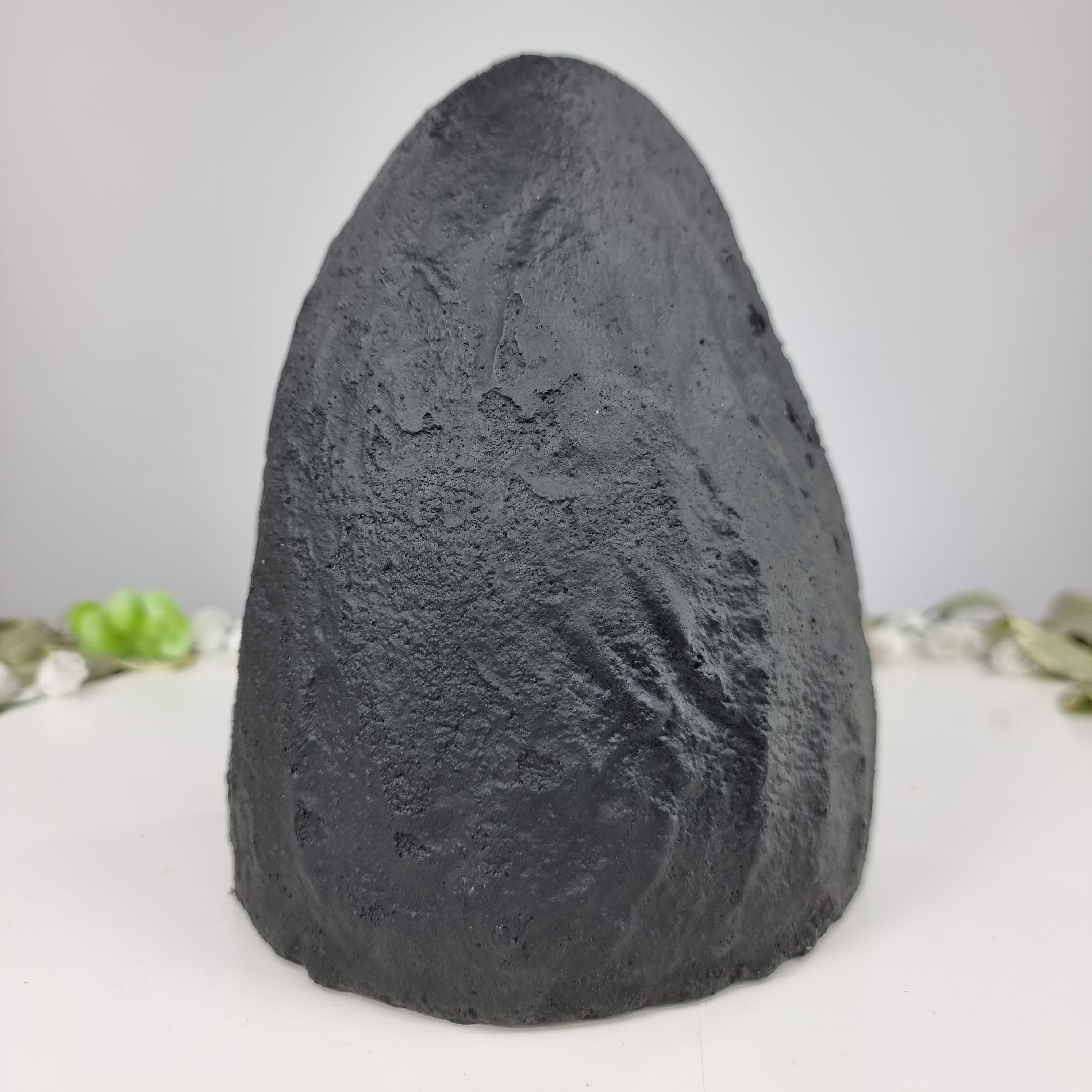 Capela em Ametista Bruta Drusa - Geodo de Ametista 3,05 Kgs, Energia, Beleza e Sofisticação