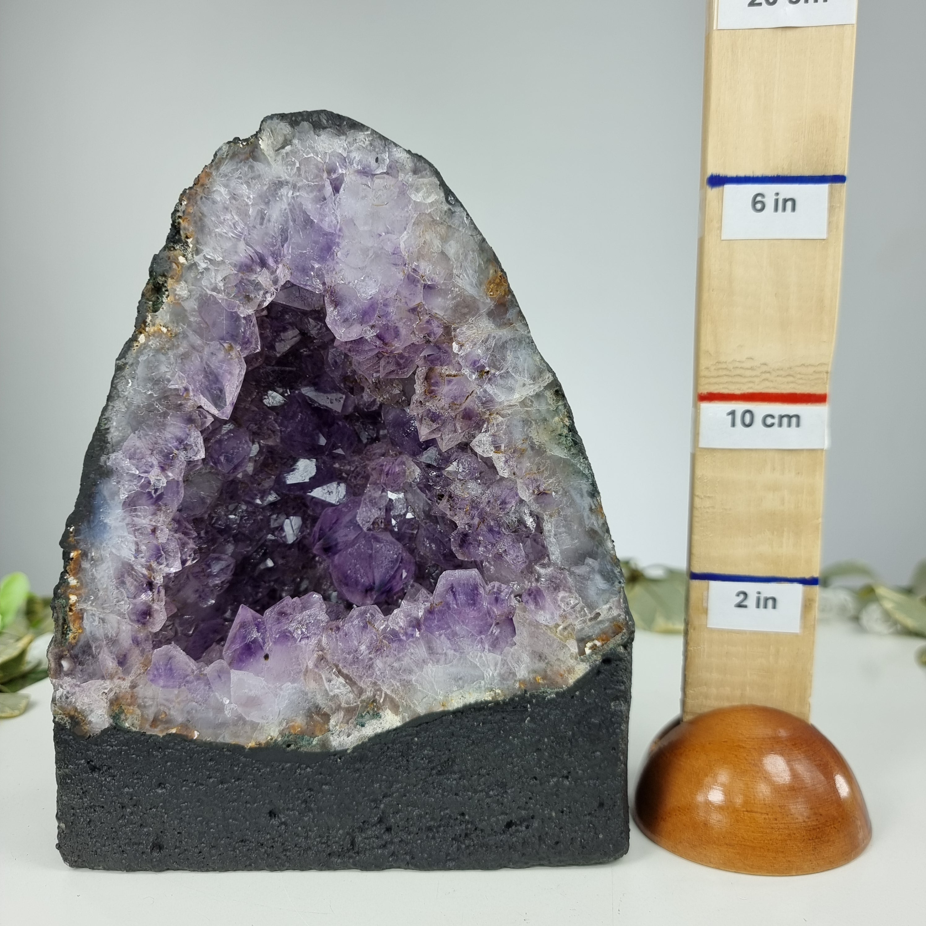 Capela em Ametista Bruta Drusa - Geodo de Ametista 3,05 Kgs, Energia, Beleza e Sofisticação