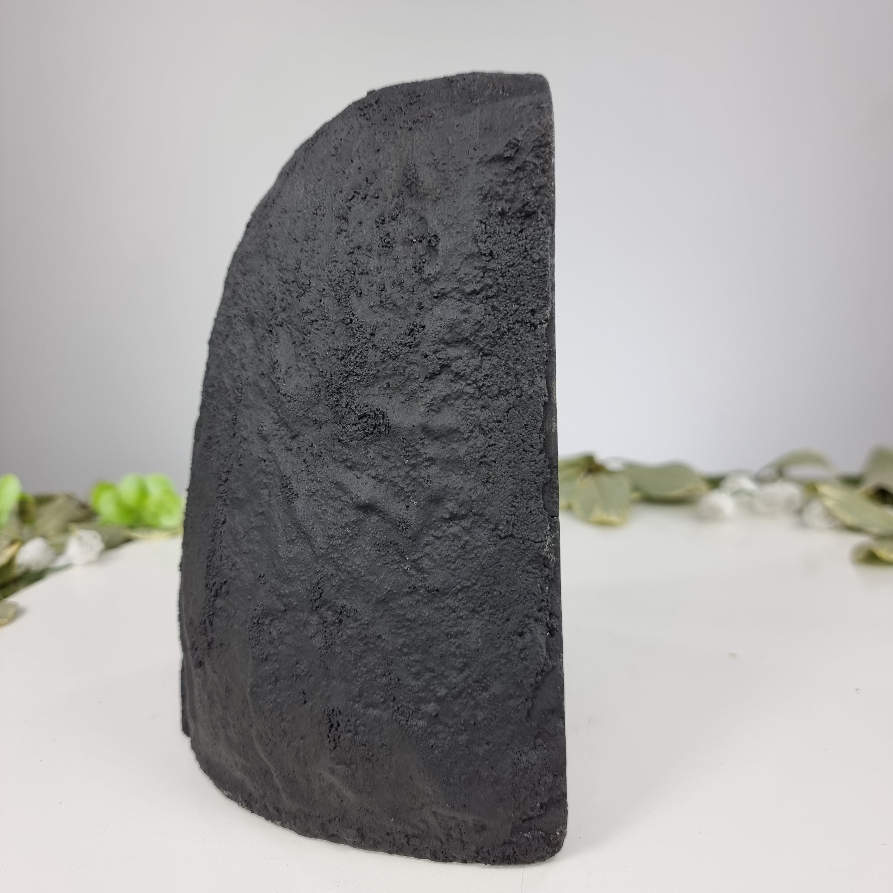 Capela em Ametista Bruta Drusa - Geodo de Ametista 3,20 Kgs, Energia, Beleza e Sofisticação