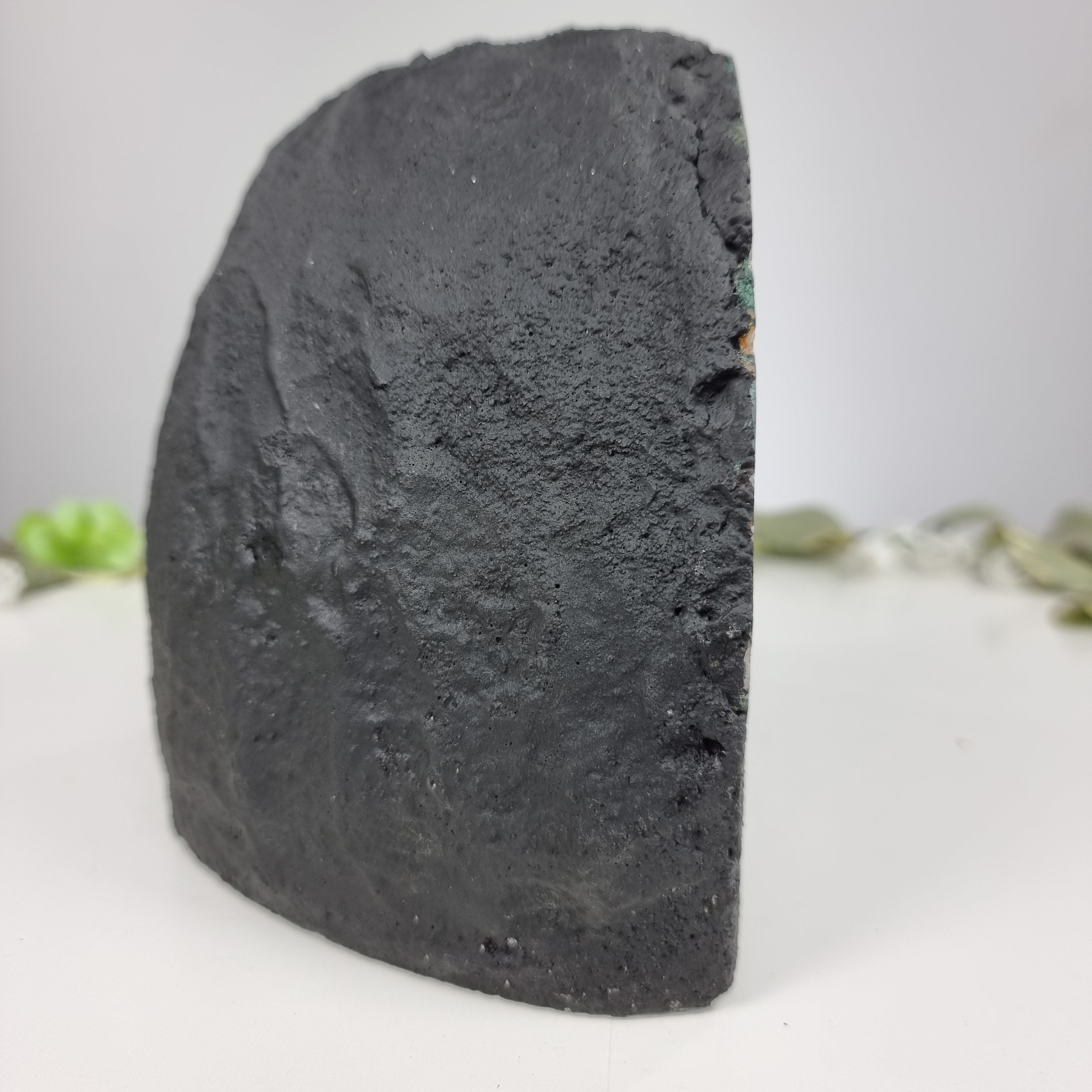 Capela em Ametista Bruta Drusa - Geodo de Ametista 3,00 Kgs, Energia, Beleza e Sofisticação