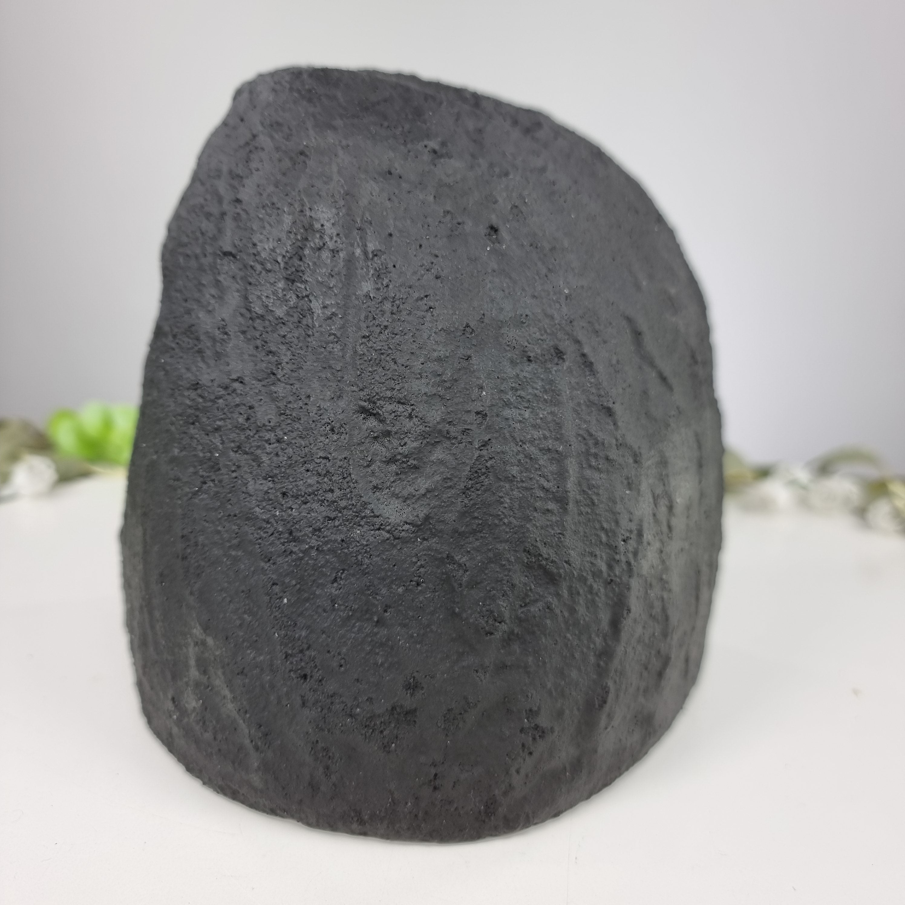 Capela em Ametista Bruta Drusa - Geodo de Ametista 3,00 Kgs, Energia, Beleza e Sofisticação