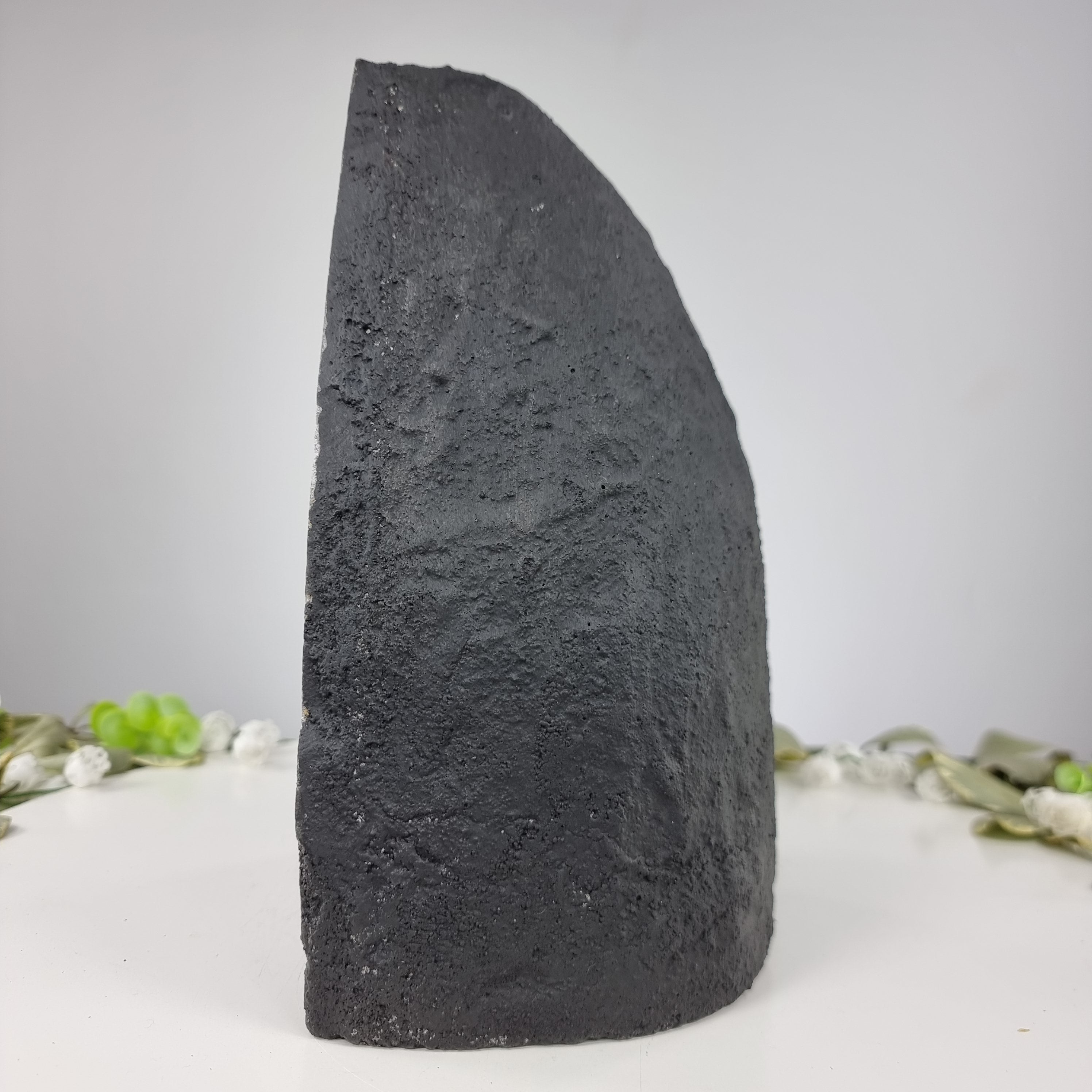 Capela em Ametista Bruta Drusa - Geodo de Ametista 4,60 Kgs, Energia, Beleza e Sofisticação