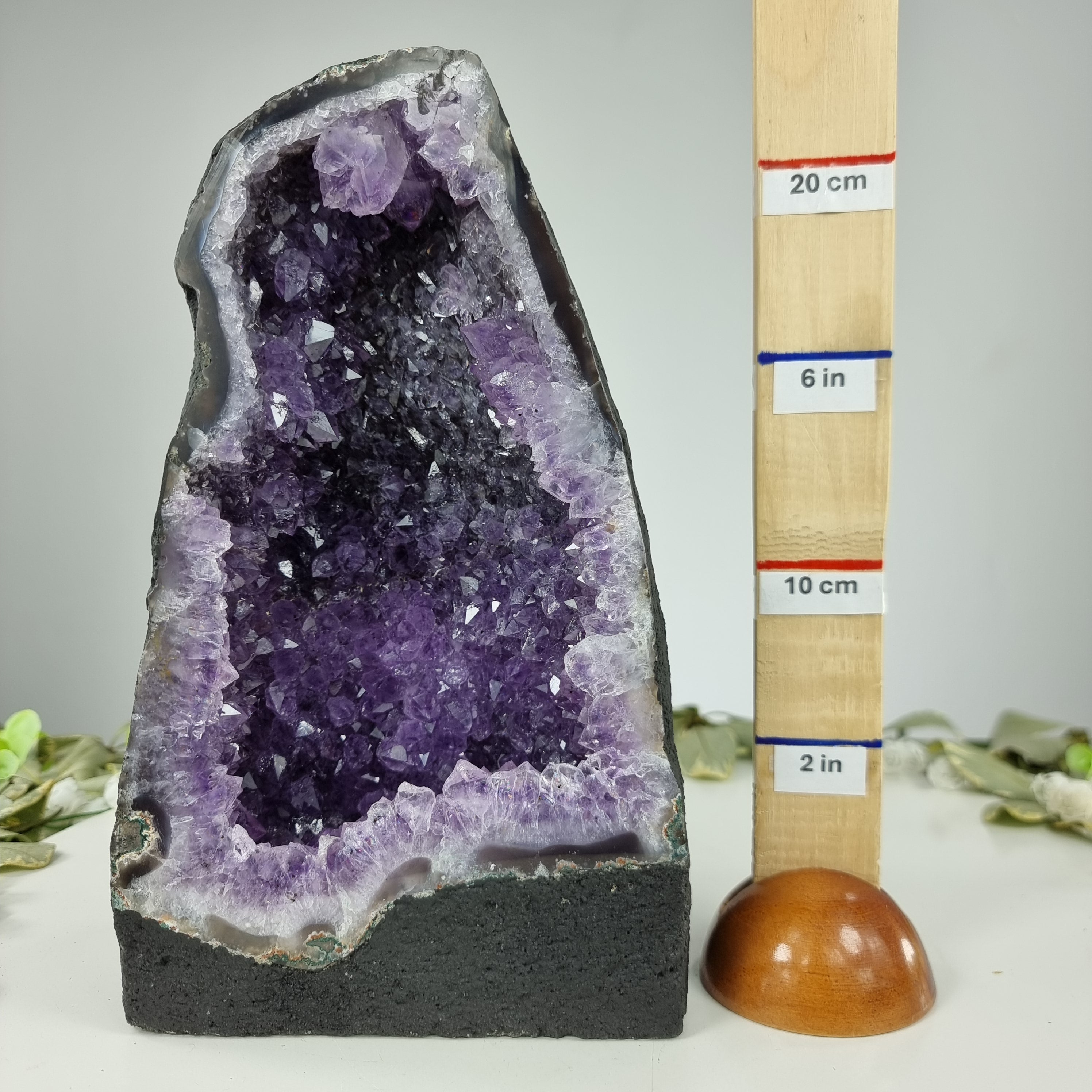 Capela em Ametista Bruta Drusa - Geodo de Ametista 4,60 Kgs, Energia, Beleza e Sofisticação