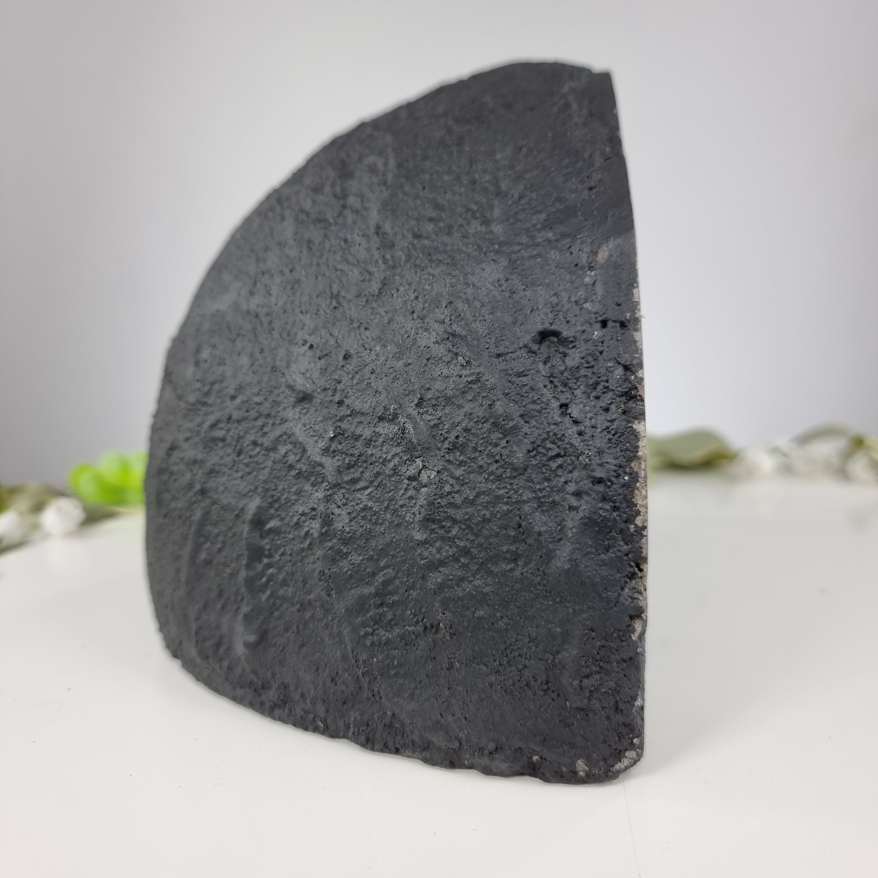 Capela em Ametista Bruta Drusa - Geodo de Ametista 5,00 Kgs, Energia, Beleza e Sofisticação