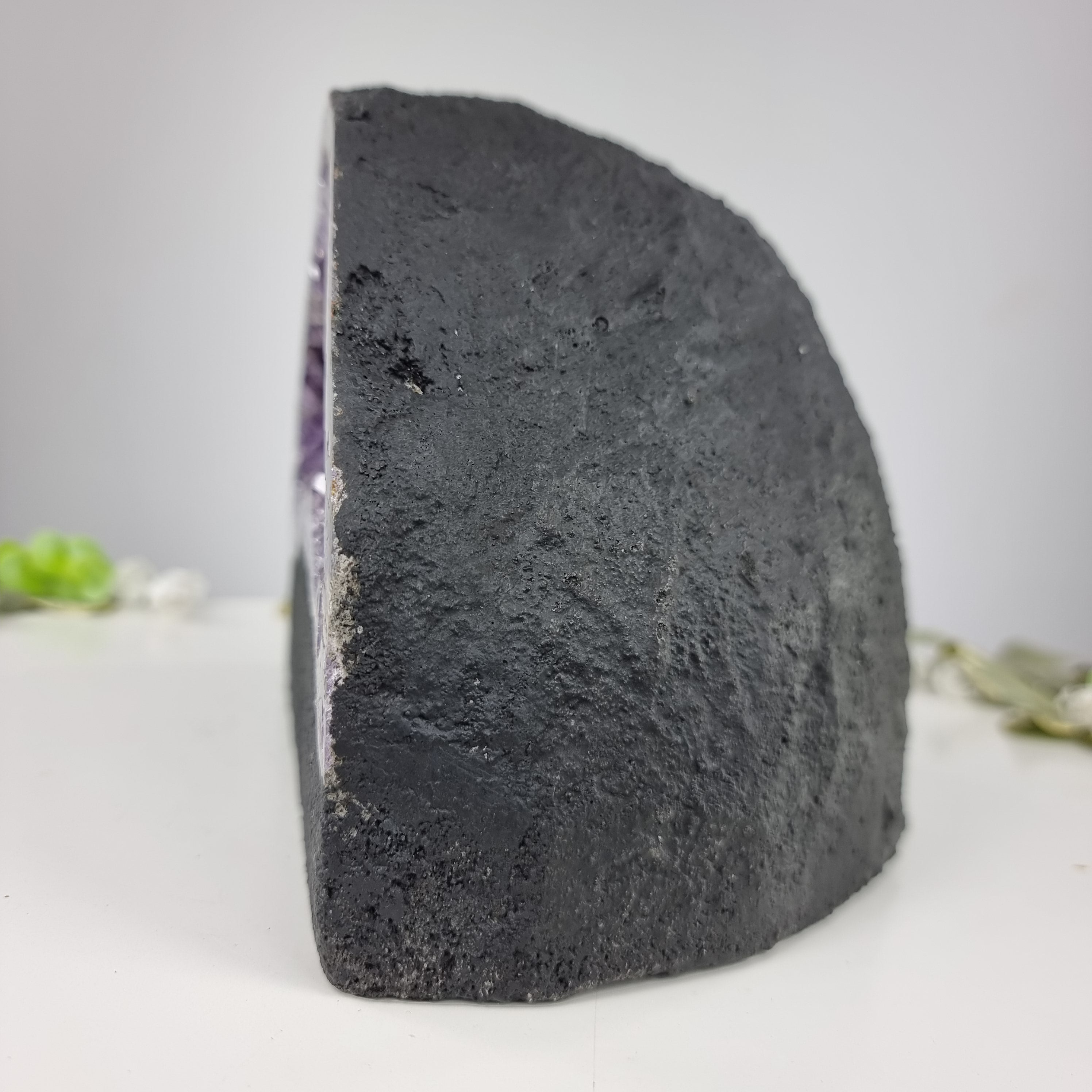 Capela em Ametista Bruta Drusa - Geodo de Ametista 5,00 Kgs, Energia, Beleza e Sofisticação