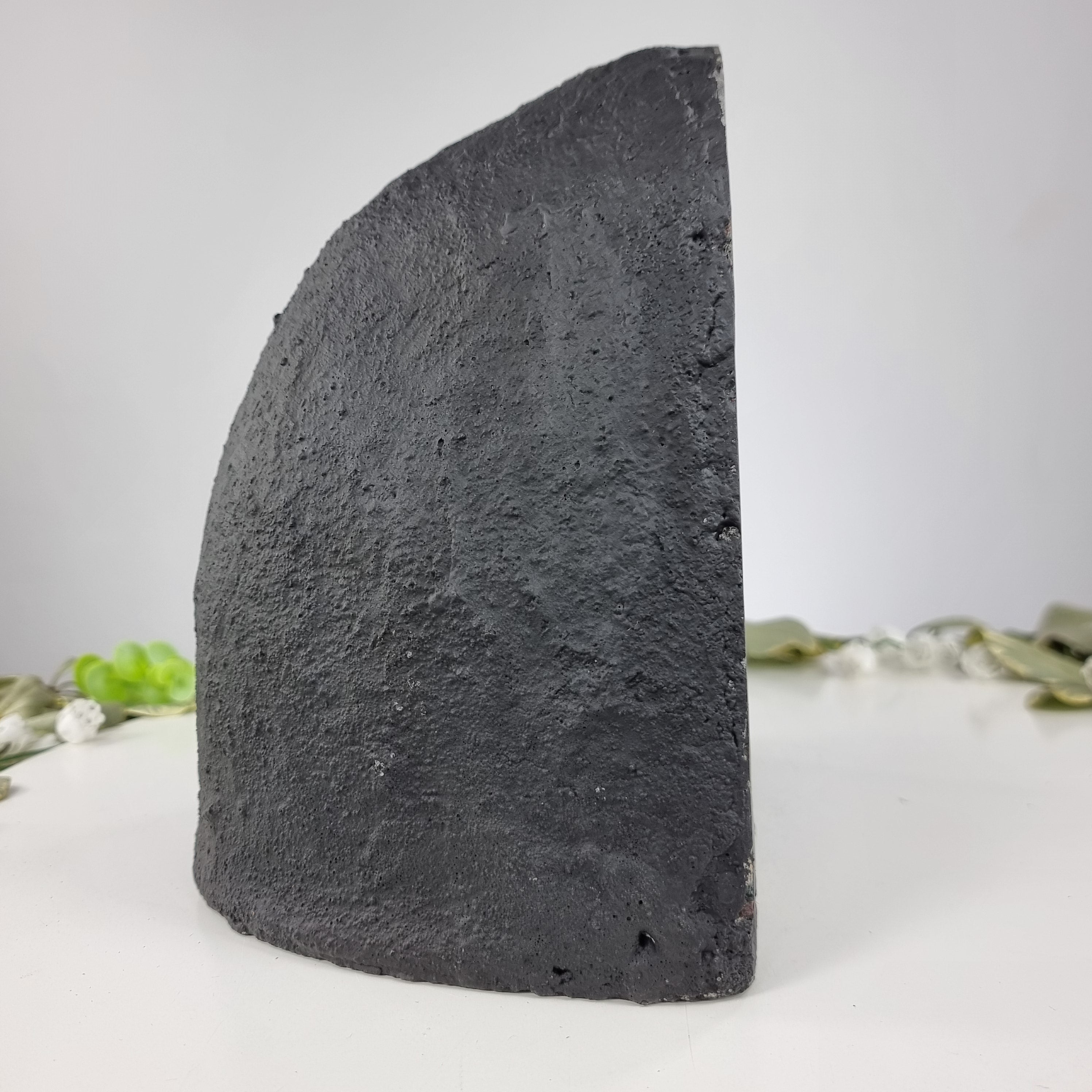 Capela em Ametista Bruta Drusa - Geodo de Ametista 6,40 Kgs, Energia, Beleza e Sofisticação