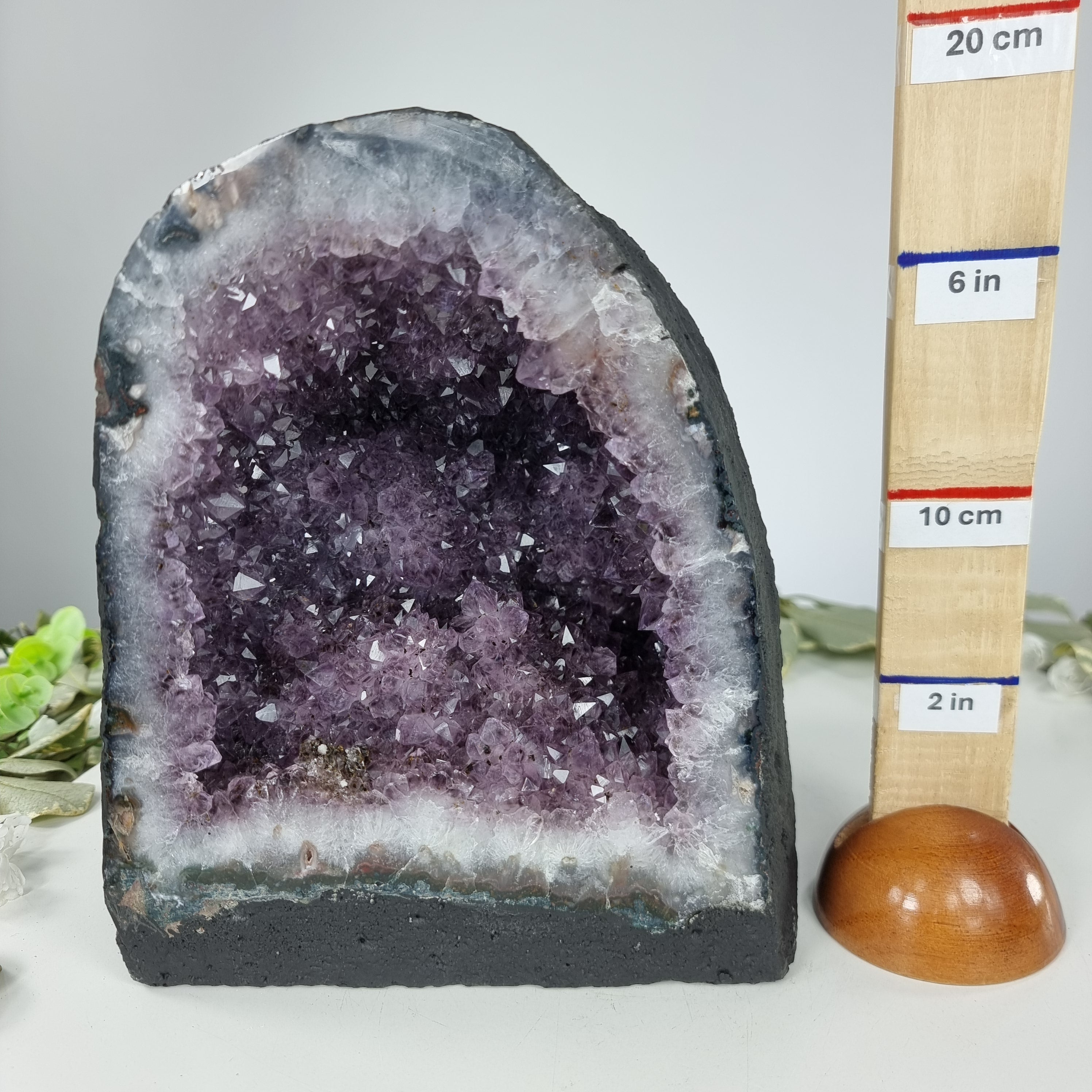 Capela em Ametista Bruta Drusa - Geodo de Ametista 6,40 Kgs, Energia, Beleza e Sofisticação