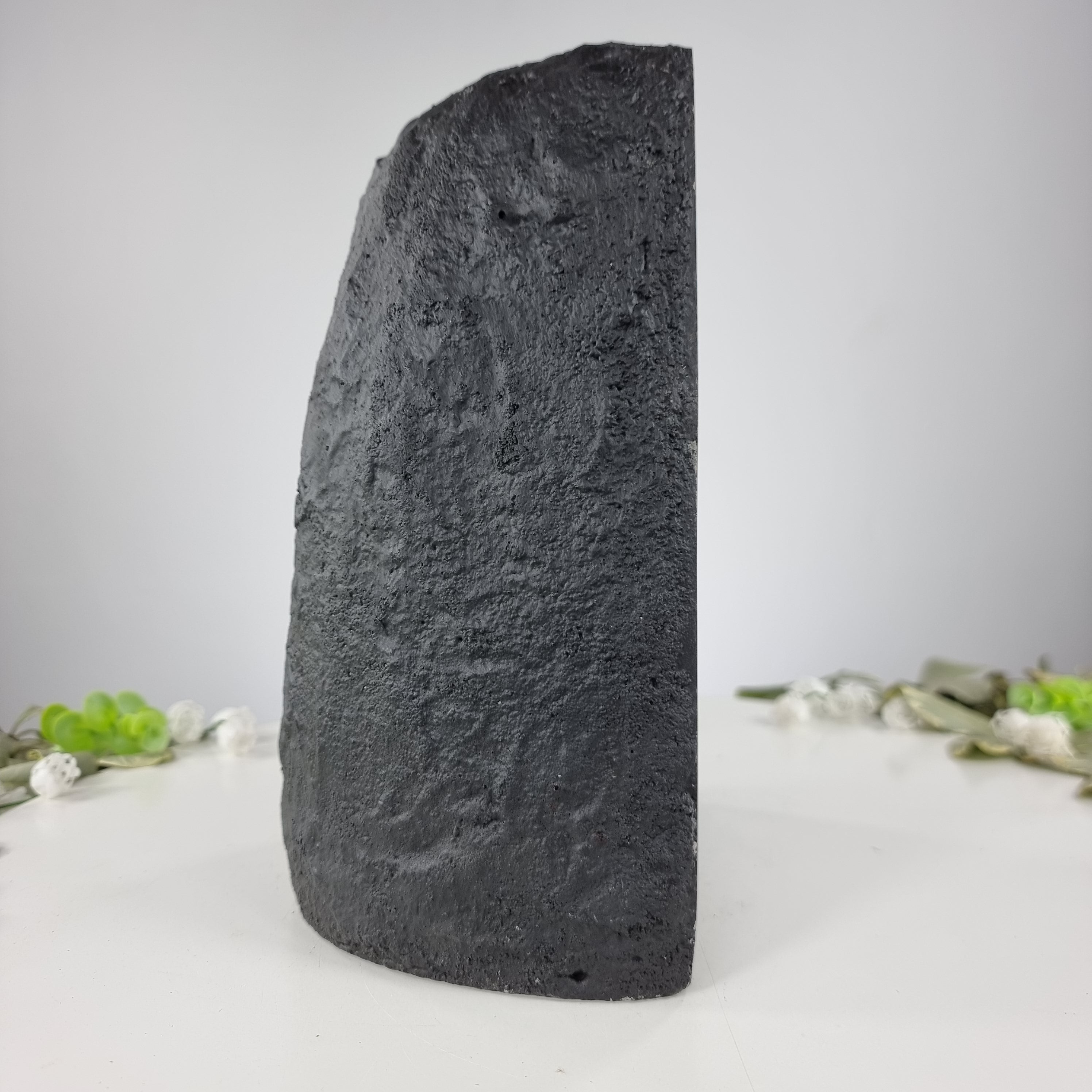 Capela em Ametista Bruta Drusa - Geodo de Ametista 5,80 Kgs, Energia, Beleza e Sofisticação