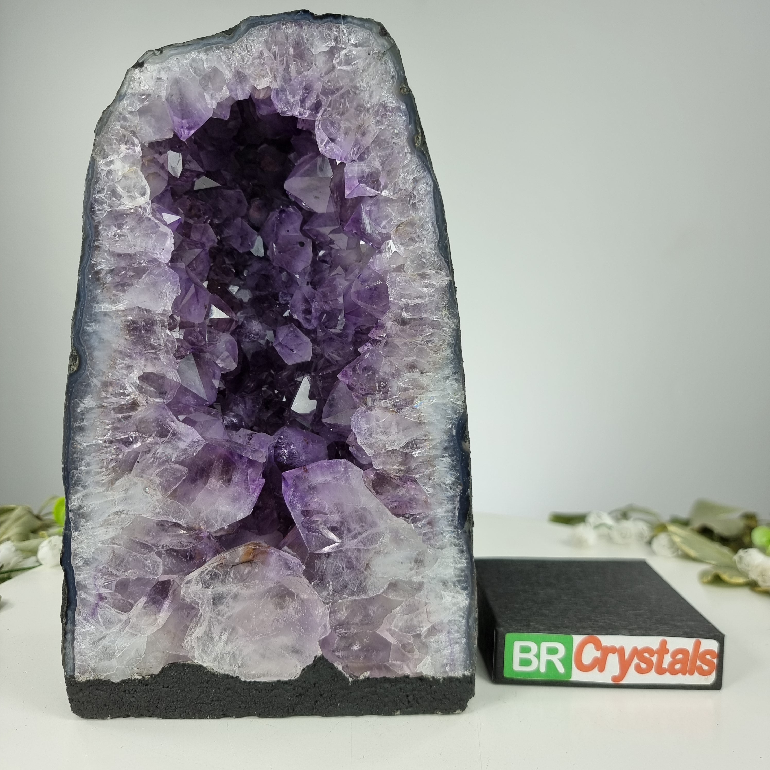 Capela em Ametista Bruta Drusa - Geodo de Ametista 5,80 Kgs, Energia, Beleza e Sofisticação