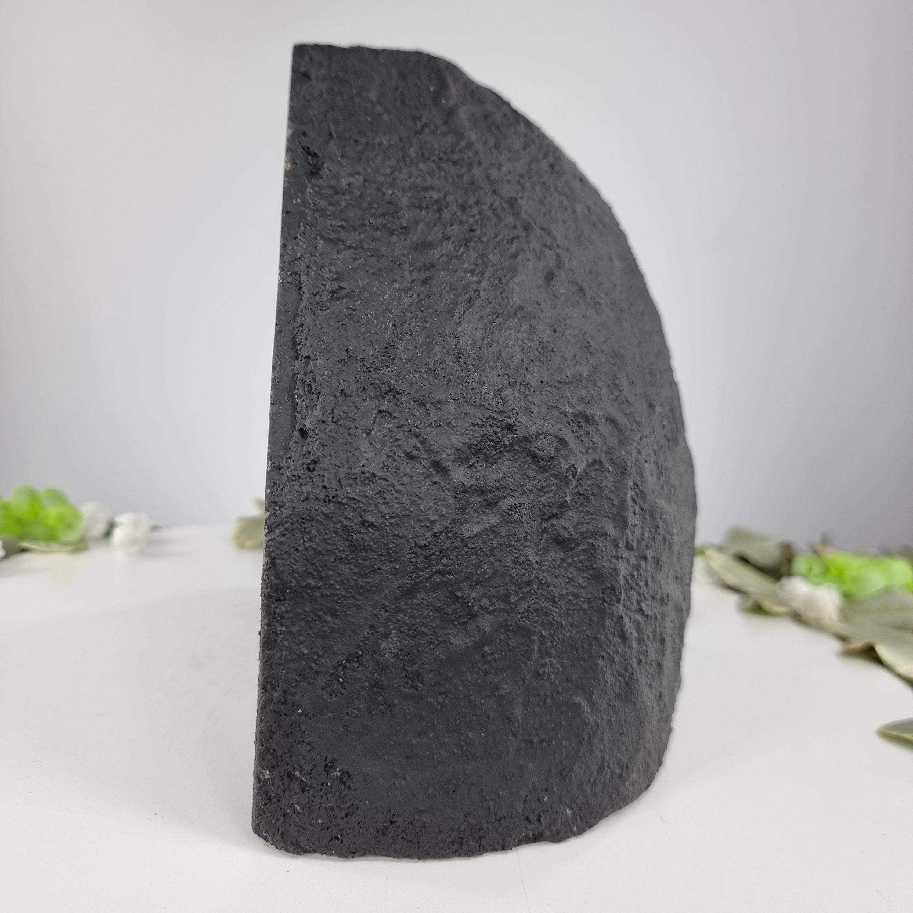 Capela em Ametista Bruta Drusa - Geodo de Ametista 6,80 Kgs, Energia, Beleza e Sofisticação