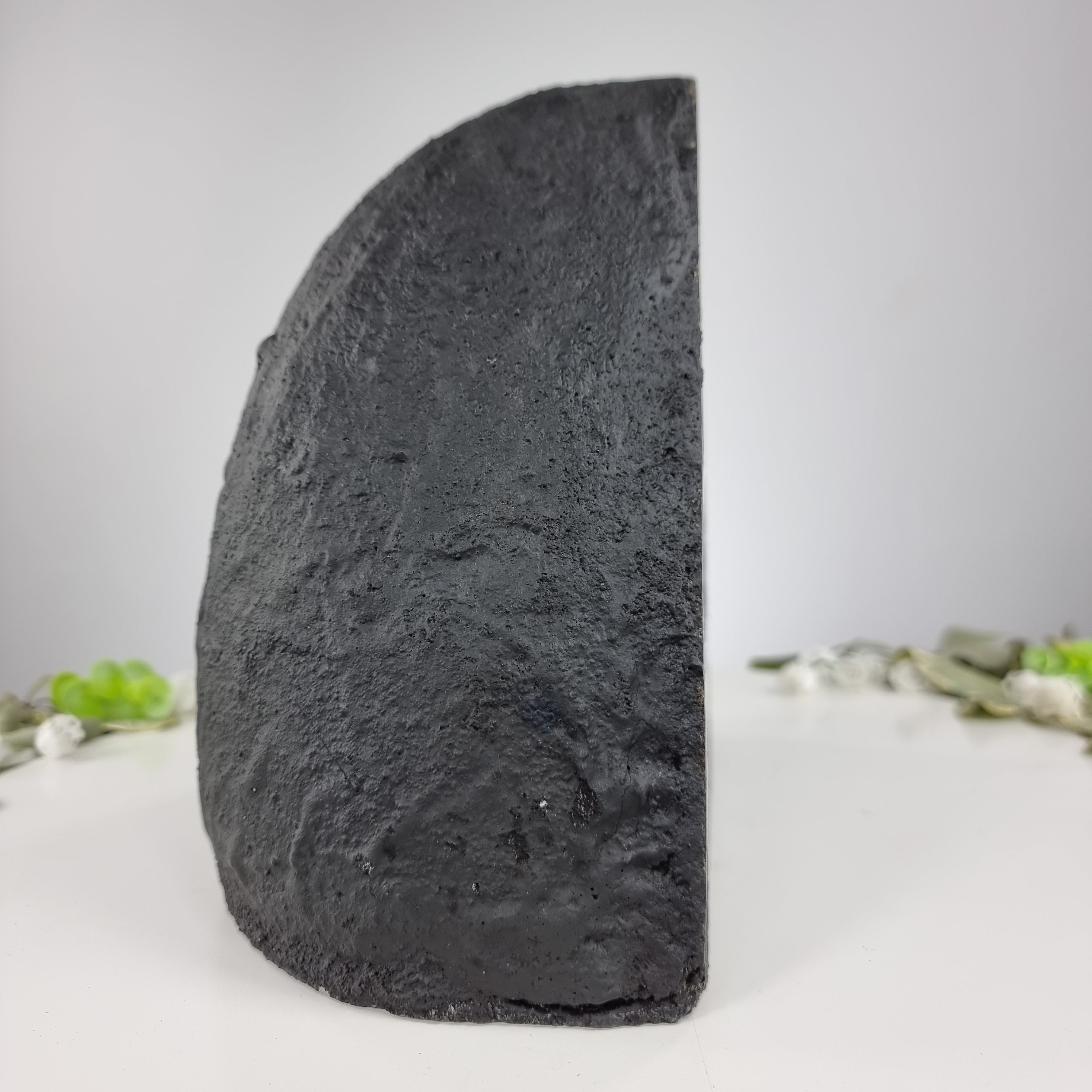 Capela em Ametista Bruta Drusa - Geodo de Ametista 6,80 Kgs, Energia, Beleza e Sofisticação