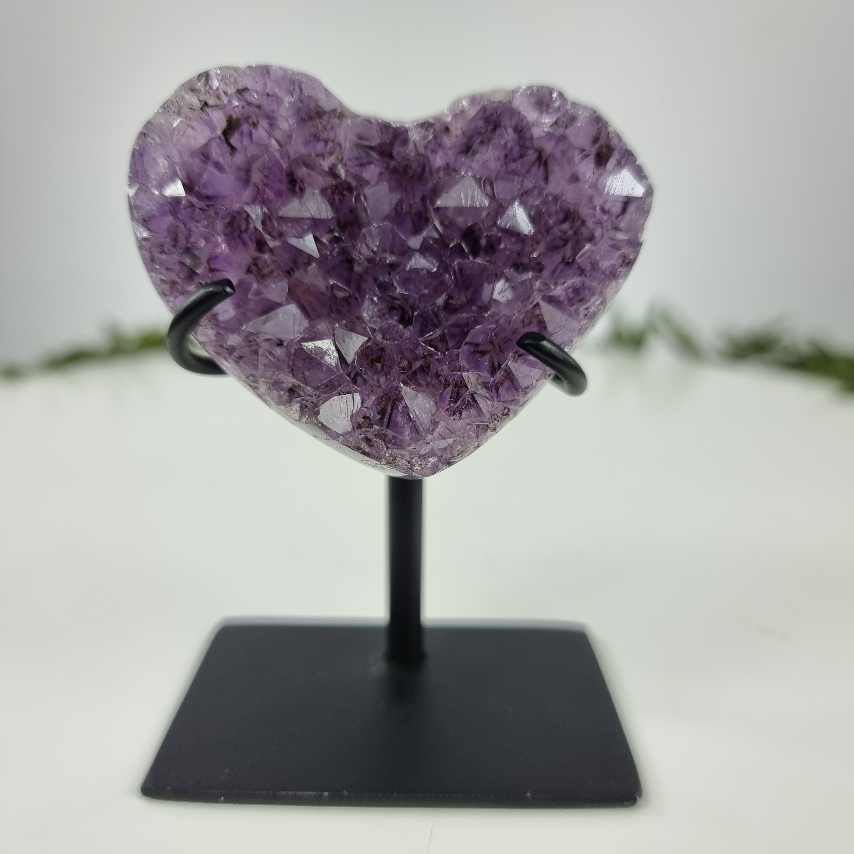 Coração de Ametista Especial | Peso 0200 Kgs, Altura 10 cm | Energia, Beleza e Sofisticação