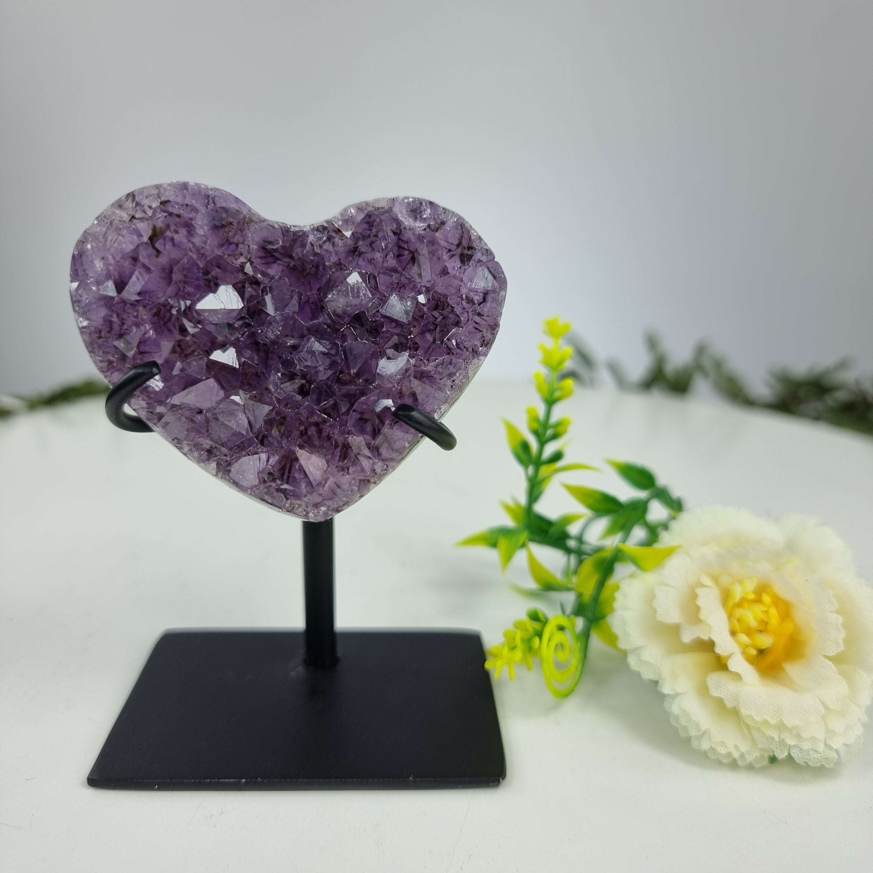 Coração de Ametista Especial | Peso 0200 Kgs, Altura 10 cm | Energia, Beleza e Sofisticação
