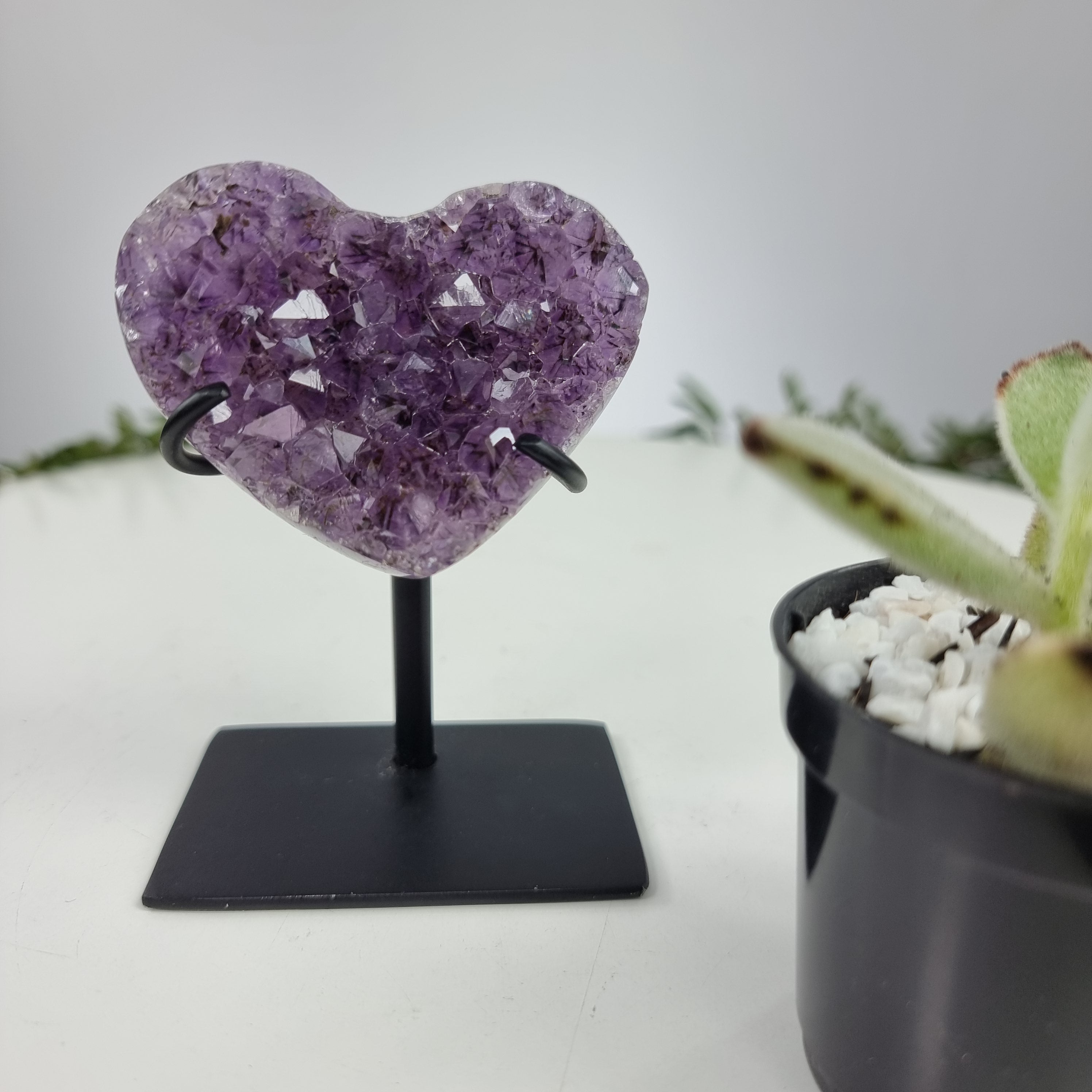 Coração de Ametista Especial | Peso 0200 Kgs, Altura 10 cm | Energia, Beleza e Sofisticação