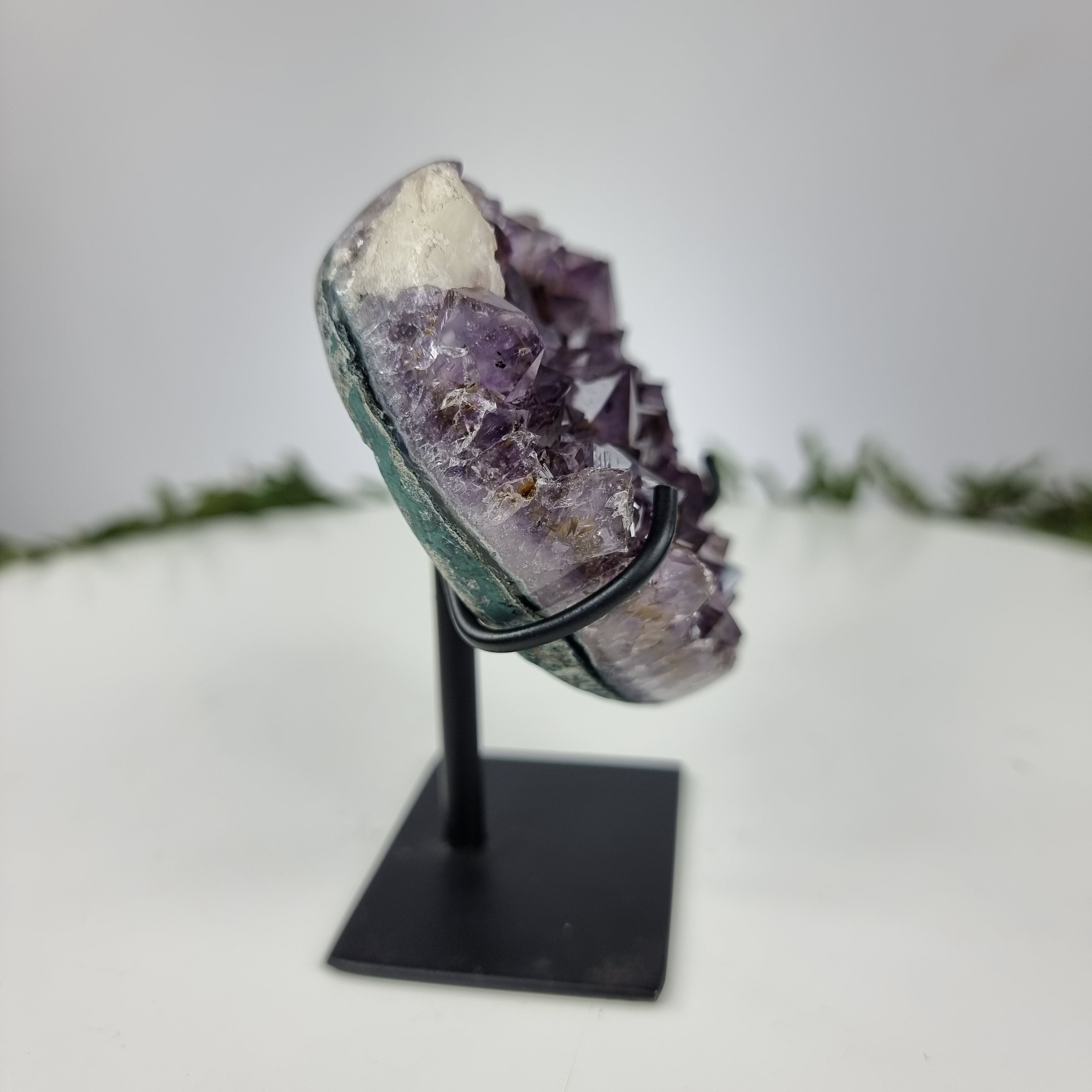 Coração de Ametista Especial | Peso 0,40 Kgs, Altura 12 cm | Energia, Beleza e Sofisticação