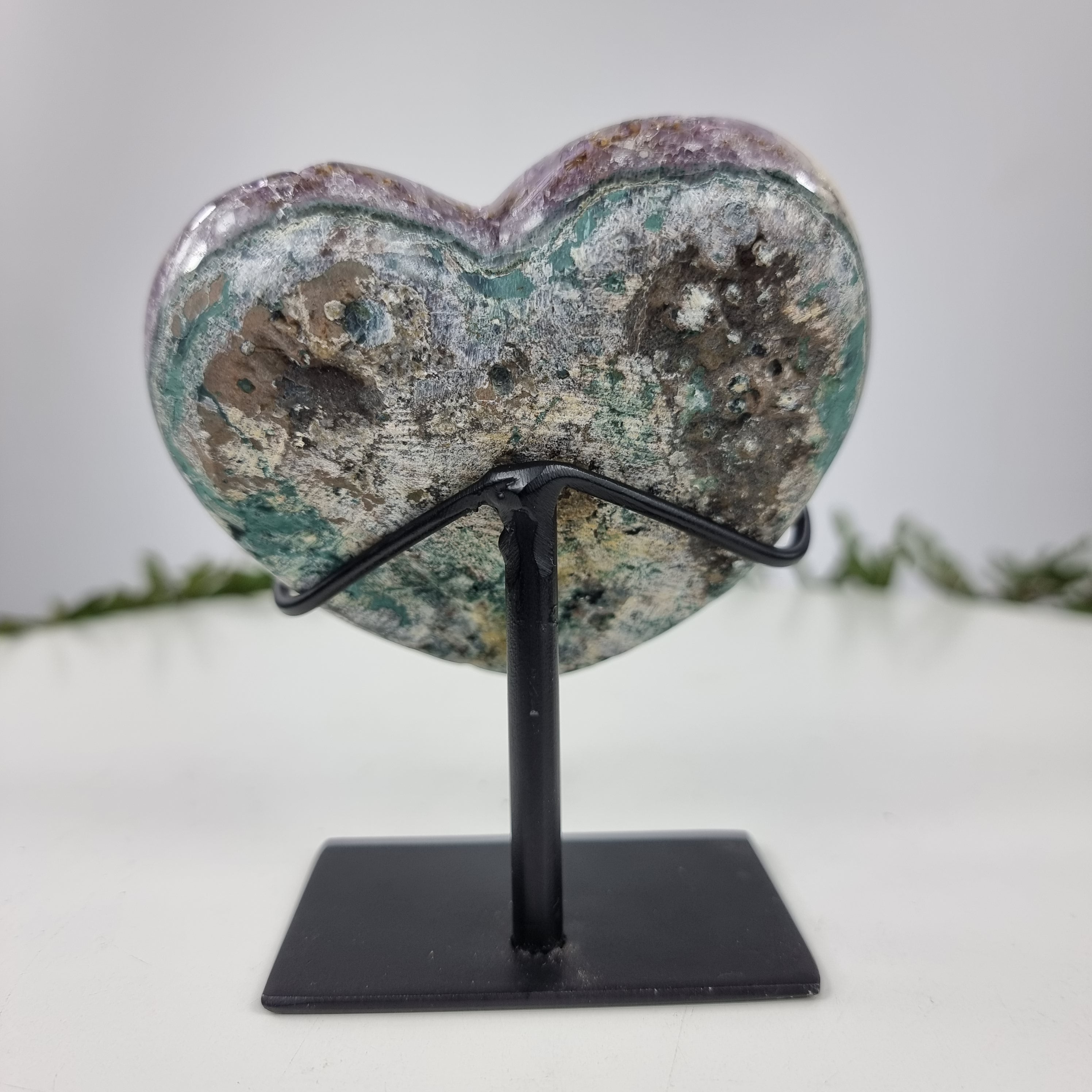 Coração de Ametista Especial | Peso 0,40 Kgs, Altura 12 cm | Energia, Beleza e Sofisticação