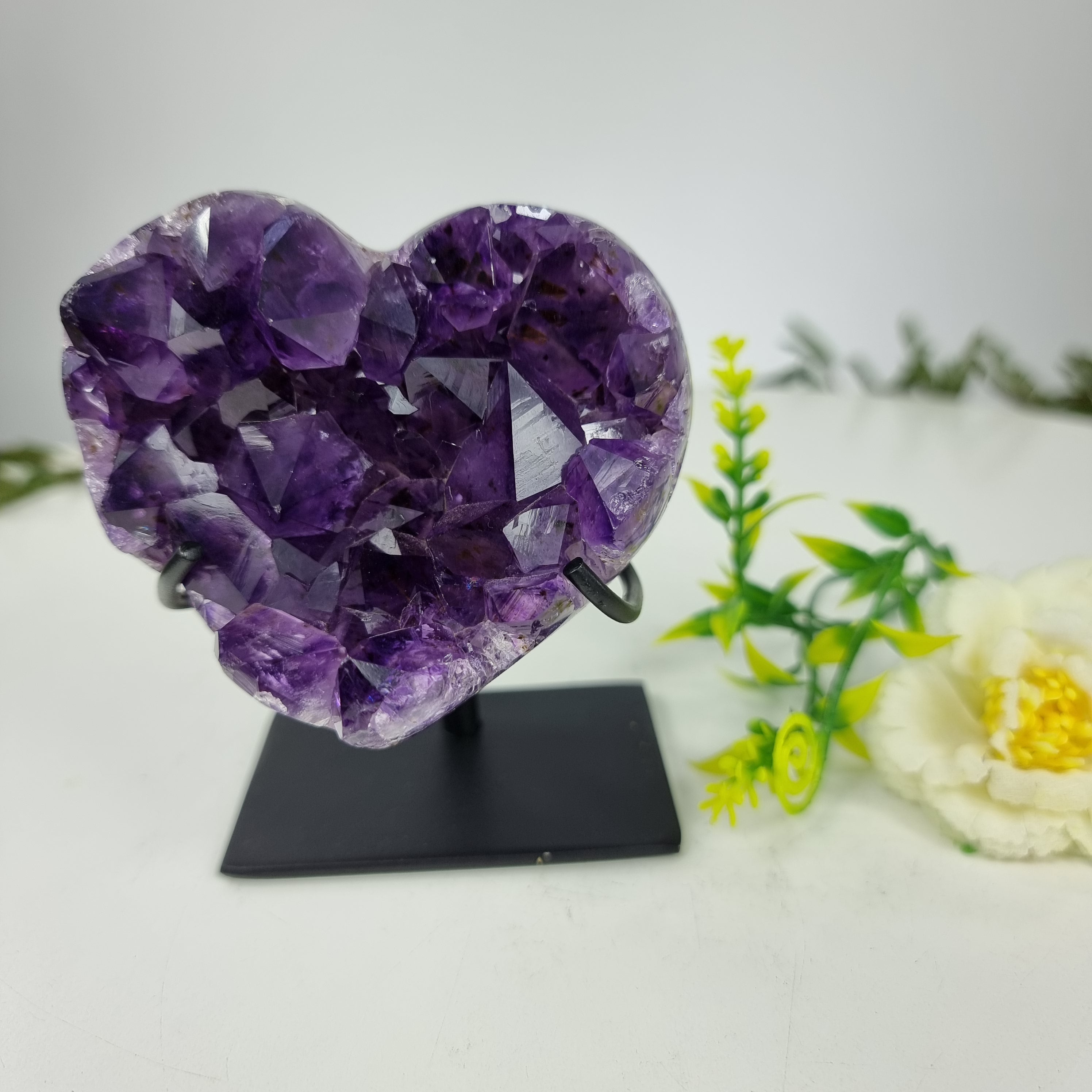 Coração de Ametista Especial | Peso 0,45 Kgs, Altura 11 cm | Energia, Beleza e Sofisticação