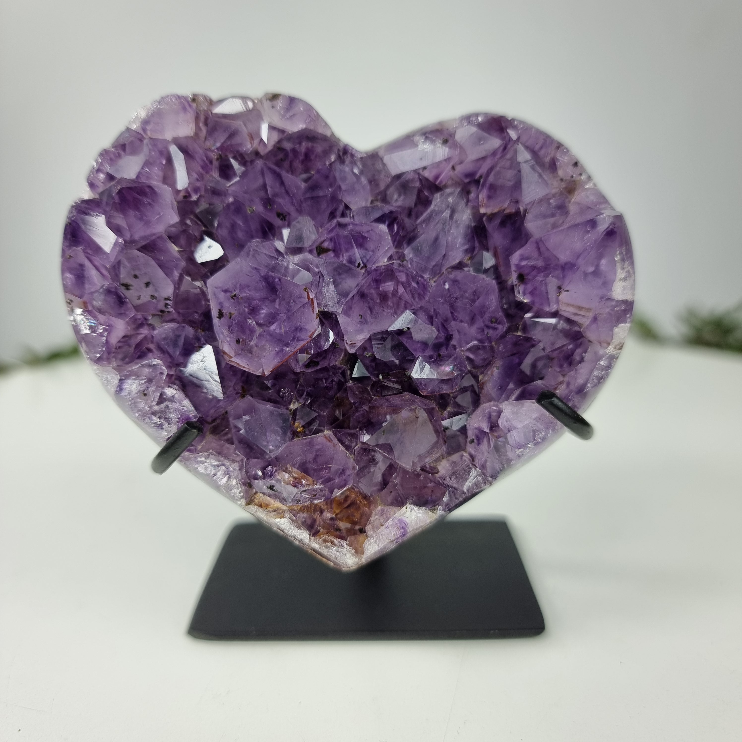Coração de Ametista Especial | Peso 0,550 Kgs, Altura 11 cm | Energia, Beleza e Sofisticação