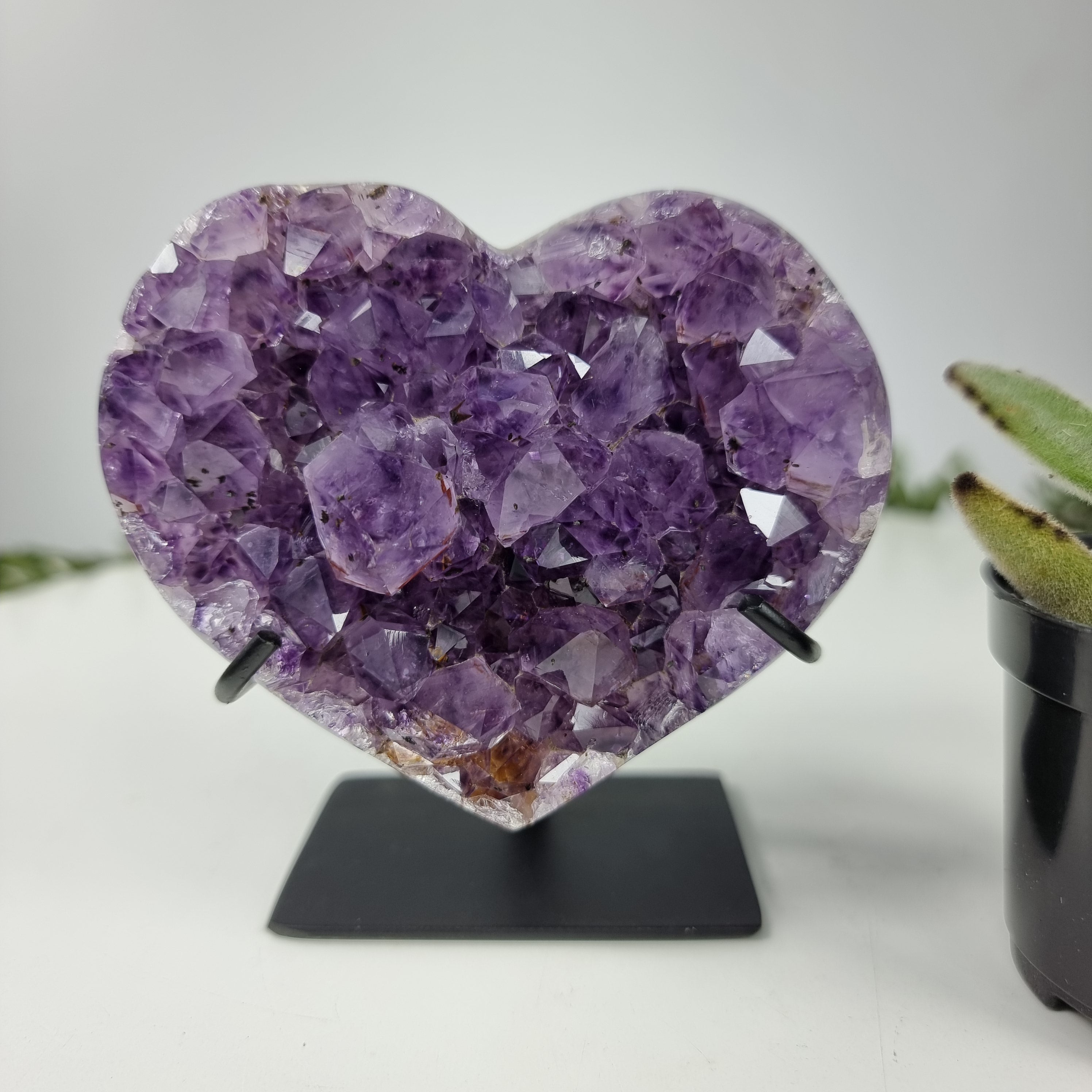 Coração de Ametista Especial | Peso 0,550 Kgs, Altura 11 cm | Energia, Beleza e Sofisticação
