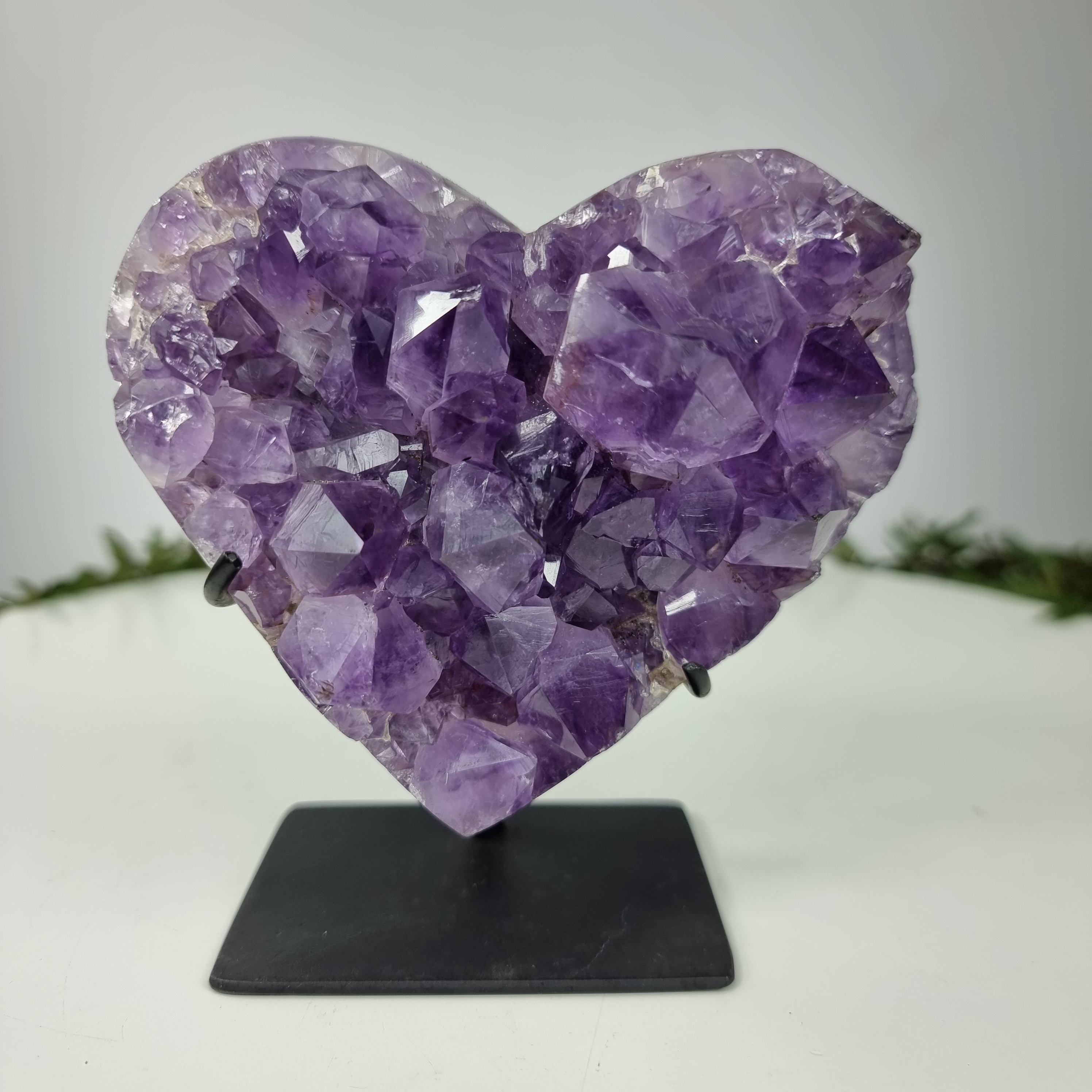 Coração de Ametista Especial | Peso 0,760 Kgs, Altura 13 cm | Energia, Beleza e Sofisticação