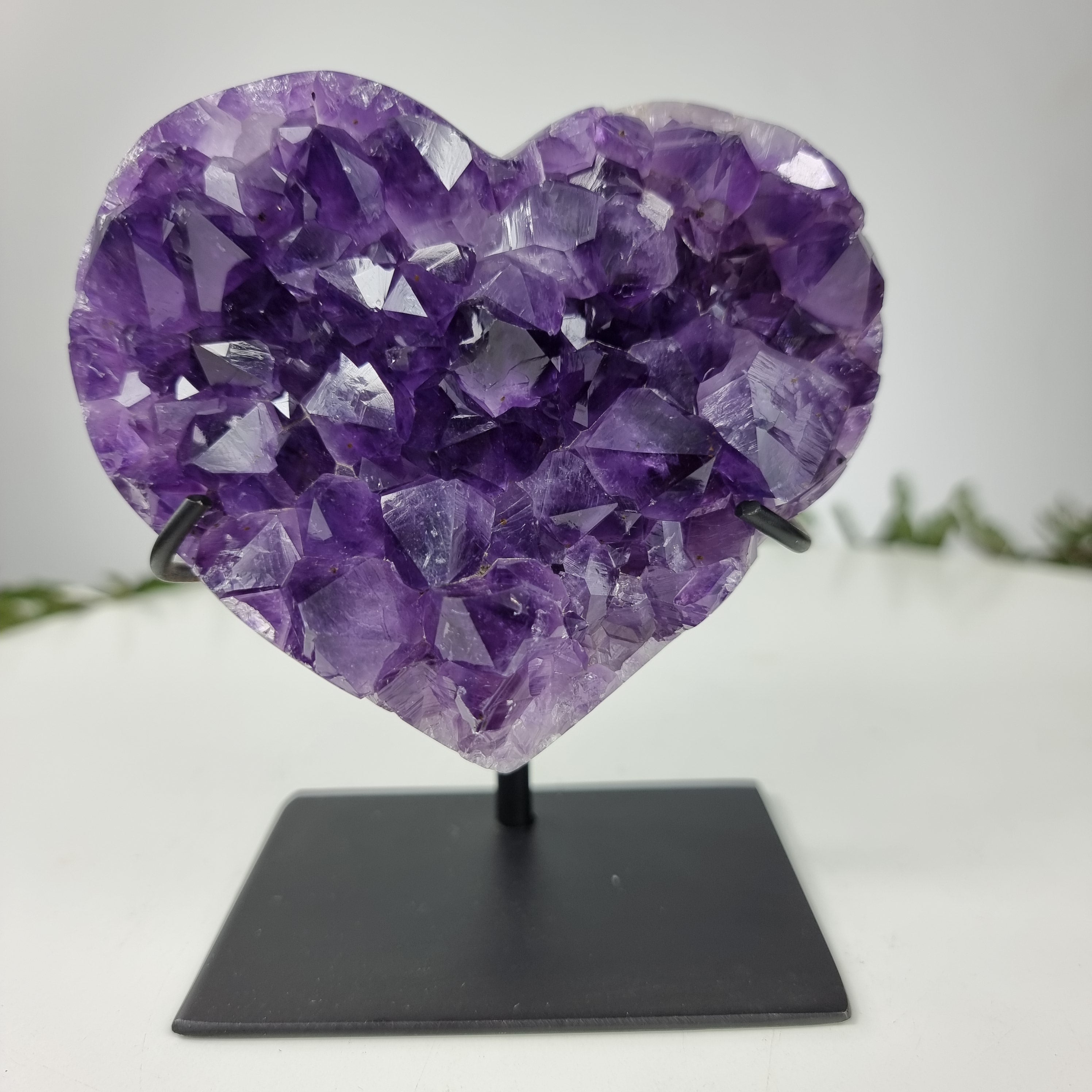 Coração de Ametista Especial | Peso 0,77 Kgs, Altura 15 cm | Energia, Beleza e Sofisticação