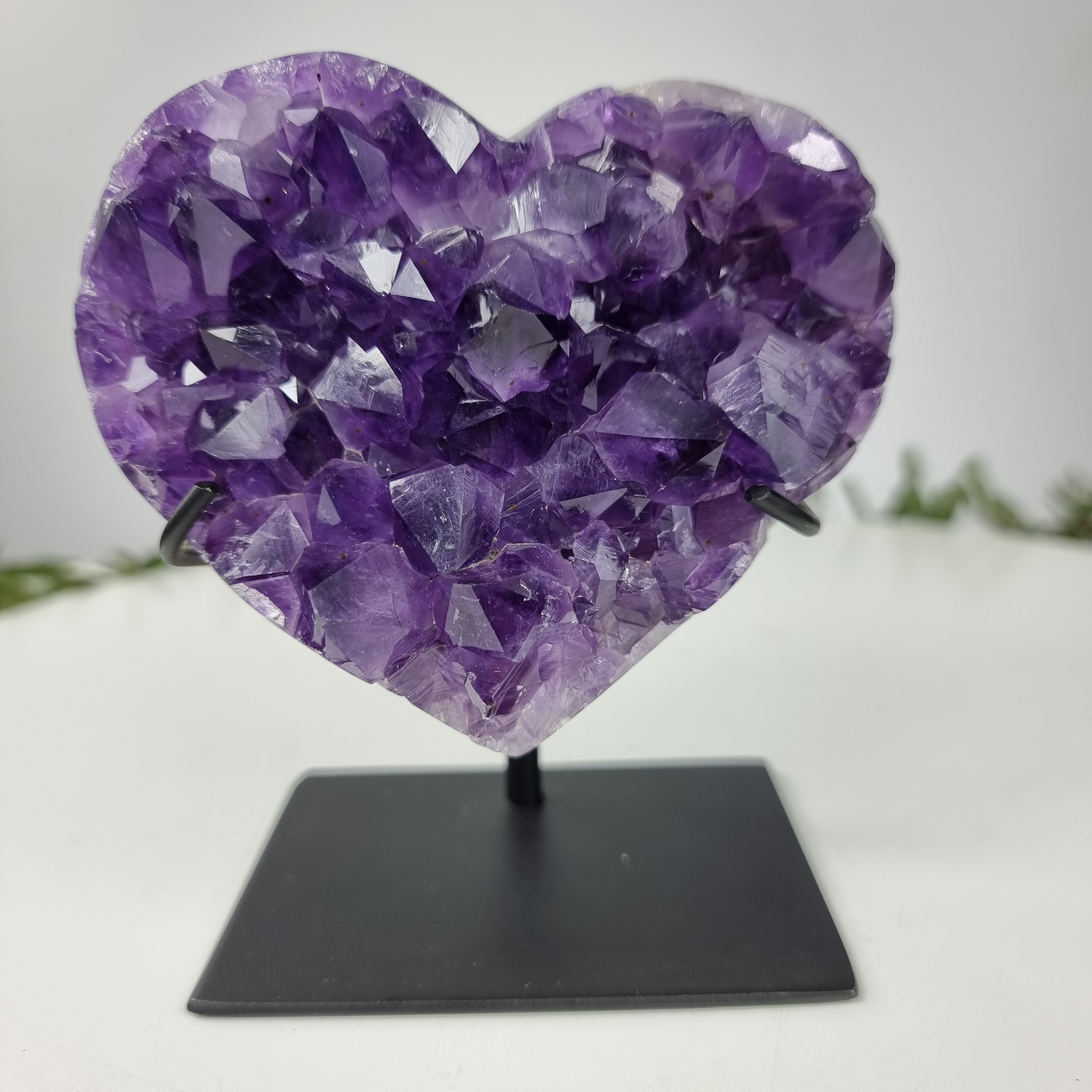 Coração de Ametista Especial | Peso 0,77 Kgs, Altura 15 cm | Energia, Beleza e Sofisticação