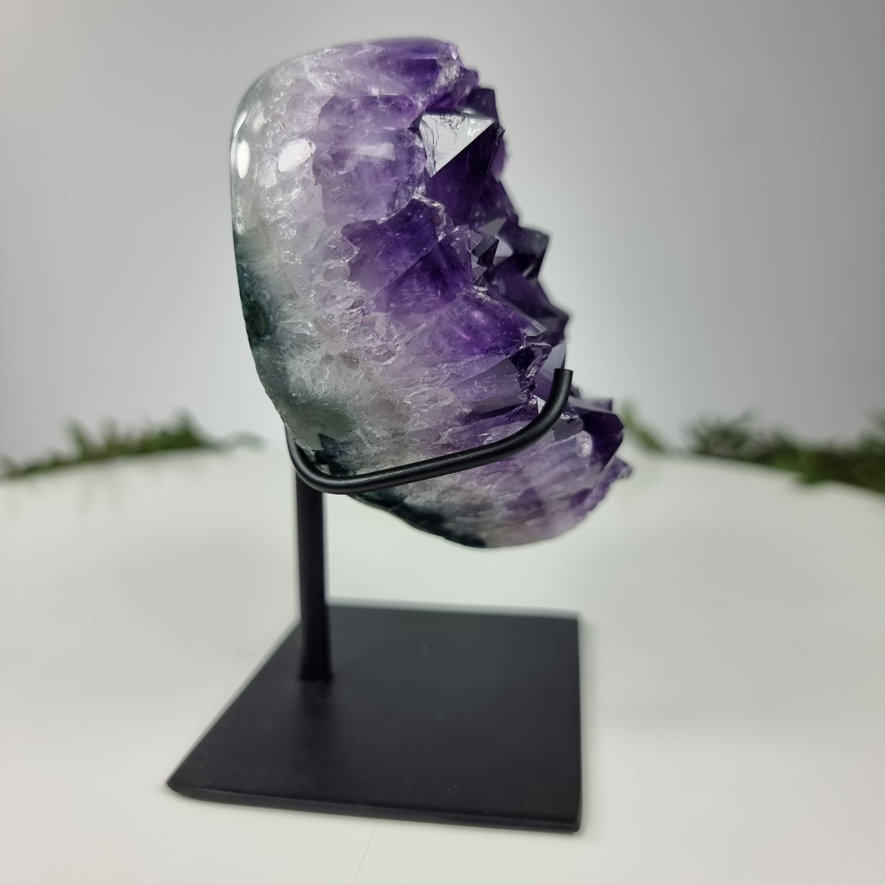 Coração de Ametista Especial | Peso 0,77 Kgs, Altura 15 cm | Energia, Beleza e Sofisticação