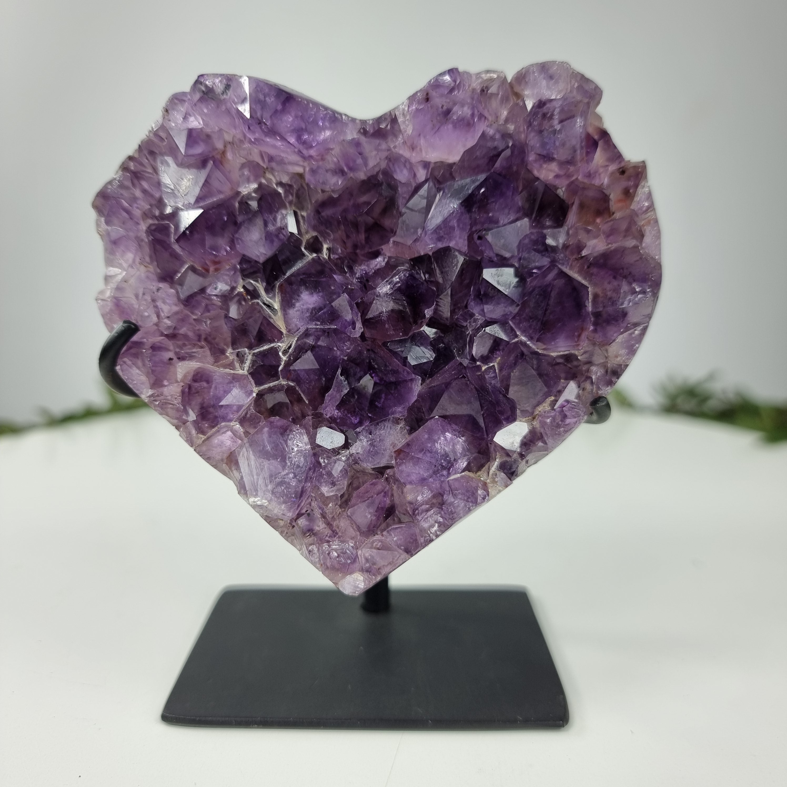 Coração de Ametista Especial | Peso 0,64 Kgs, Altura 13 cm | Energia, Beleza e Sofisticação