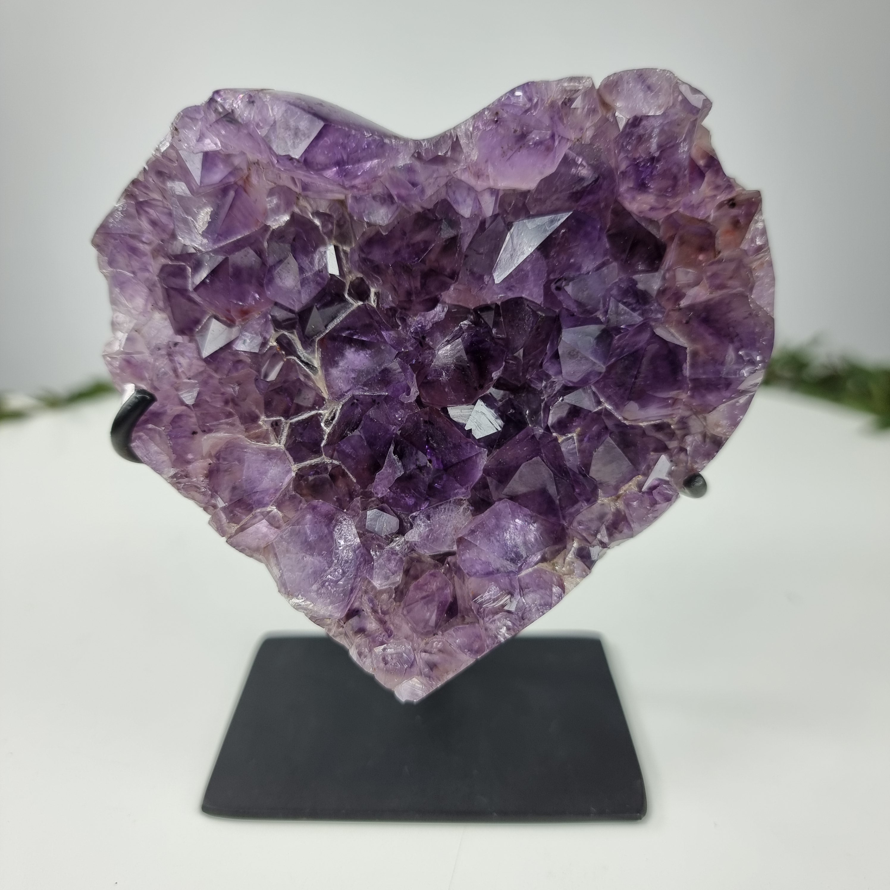 Coração de Ametista Especial | Peso 0,64 Kgs, Altura 13 cm | Energia, Beleza e Sofisticação