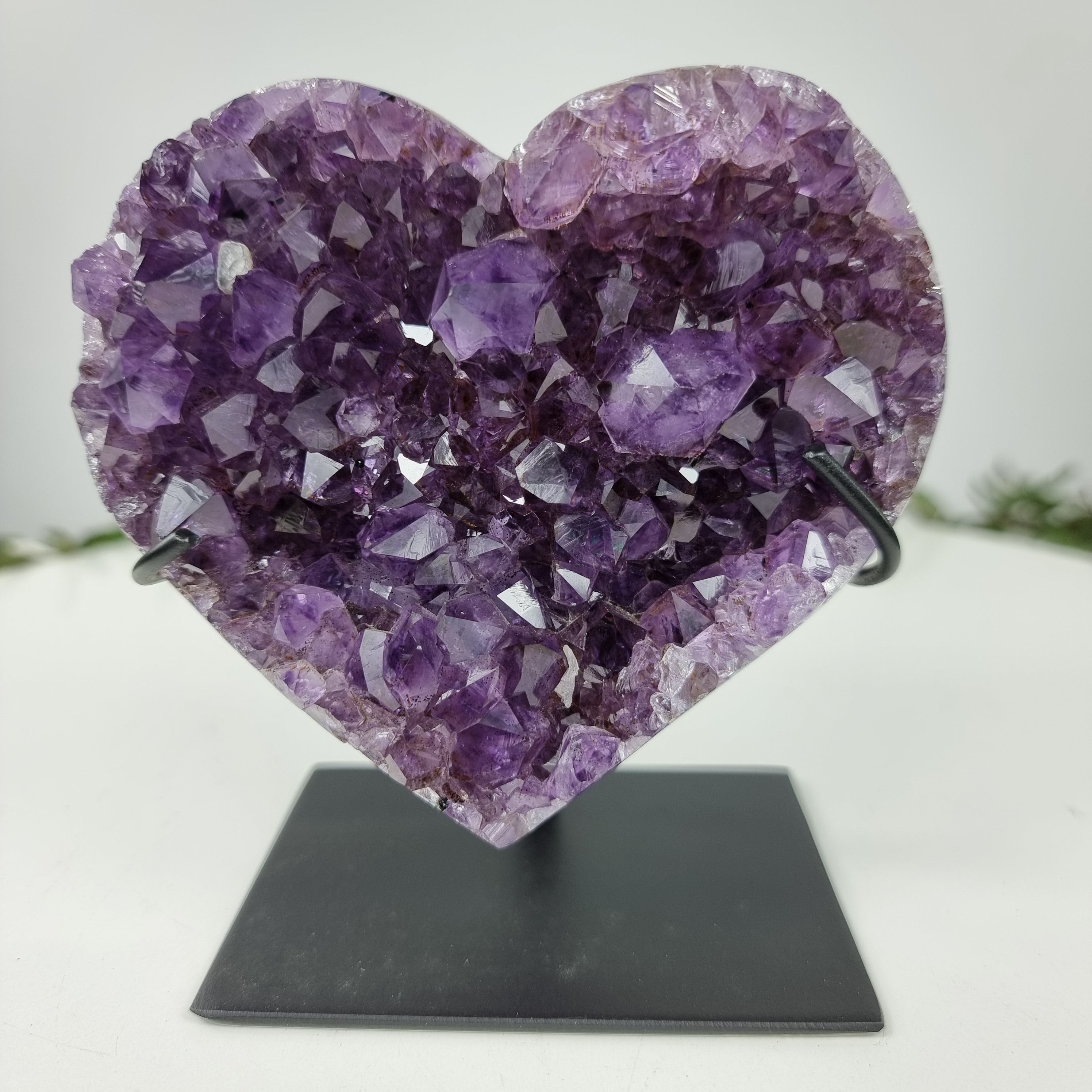 Coração de Ametista Especial | Peso 0,80 Kgs, Altura 13 cm | Energia, Beleza e Sofisticação