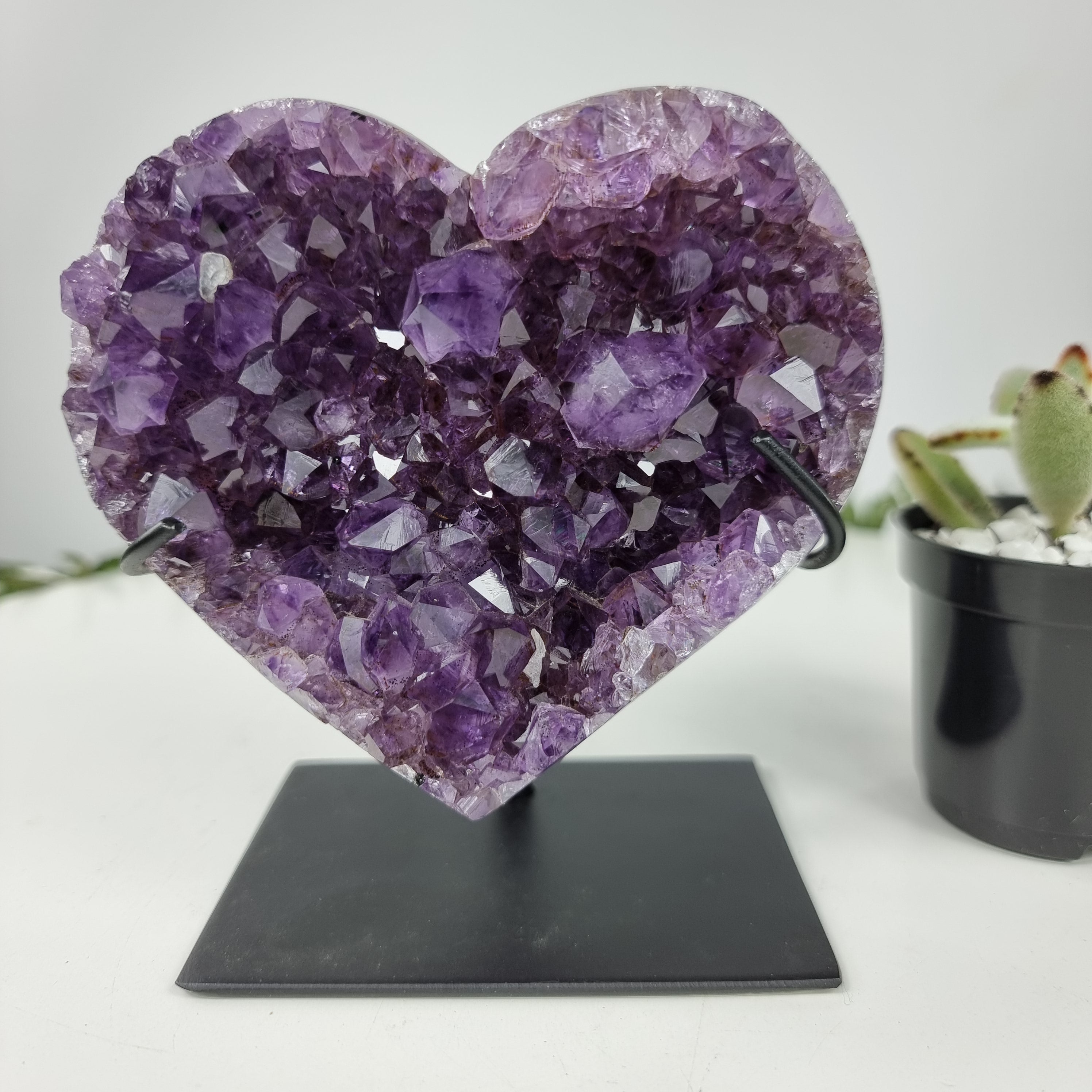 Coração de Ametista Especial | Peso 0,80 Kgs, Altura 13 cm | Energia, Beleza e Sofisticação