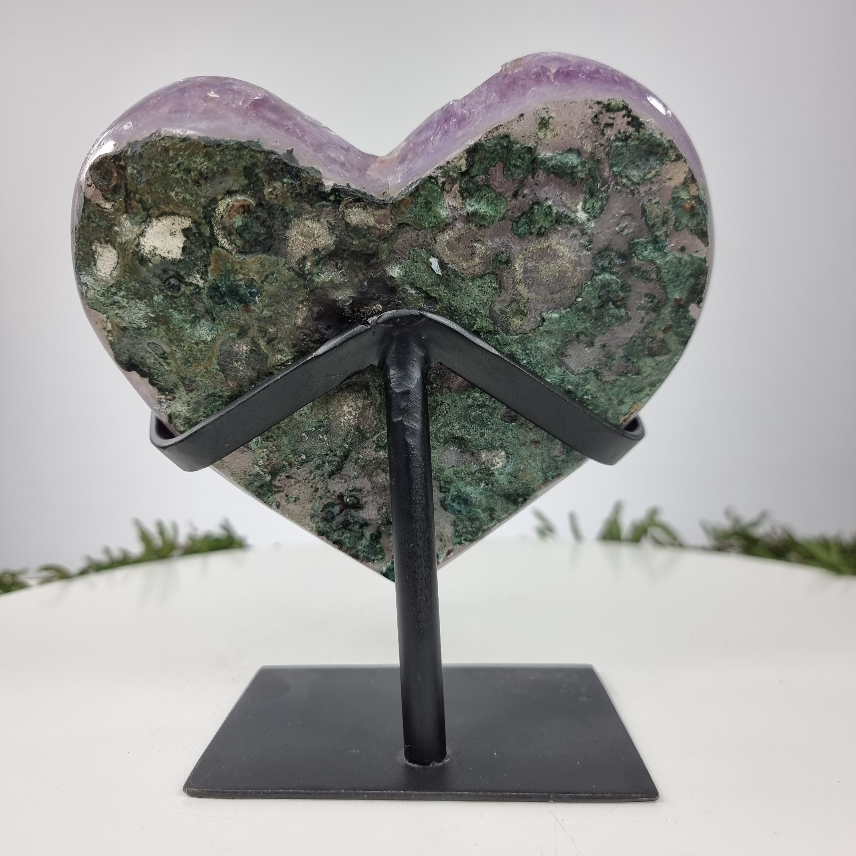 Coração de Ametista Especial | Peso 1,40 Kgs, Altura 18 cm | Energia, Beleza e Sofisticação