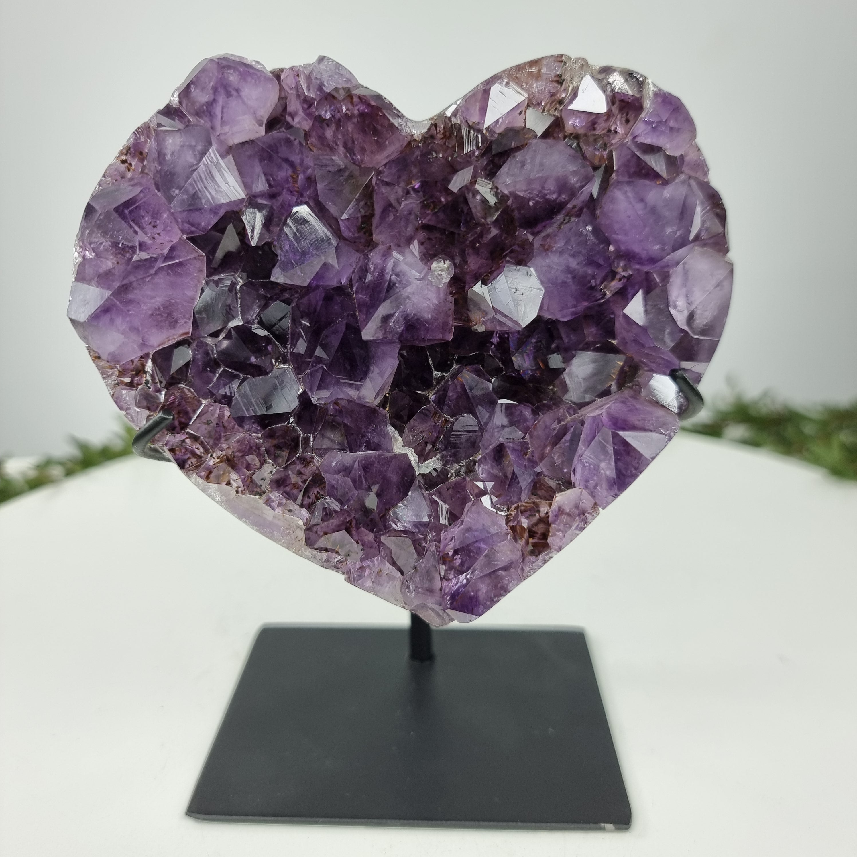 Coração de Ametista Especial | Peso 1,35 Kgs, Altura 18 cm | Energia, Beleza e Sofisticação