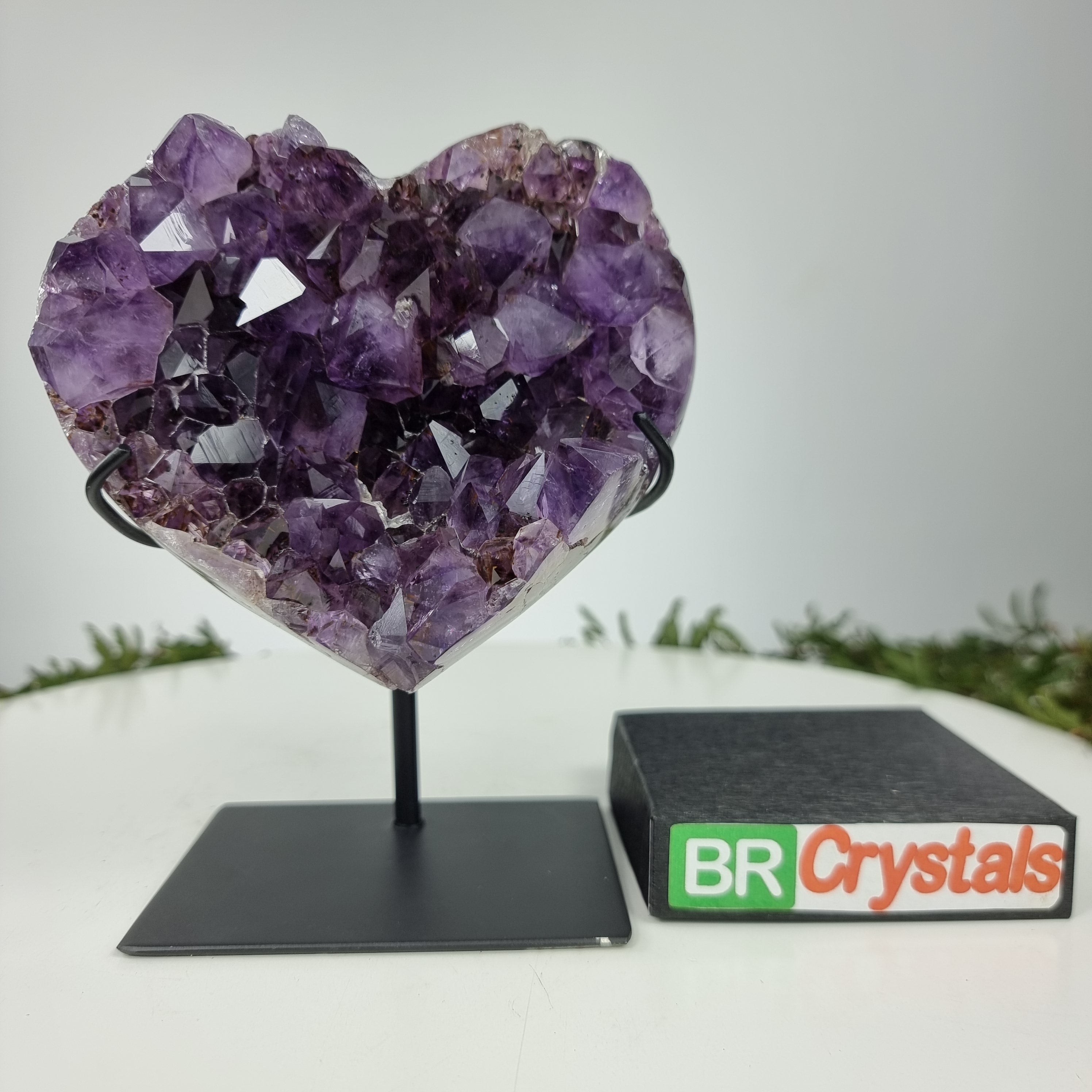 Coração de Ametista Especial | Peso 1,35 Kgs, Altura 18 cm | Energia, Beleza e Sofisticação
