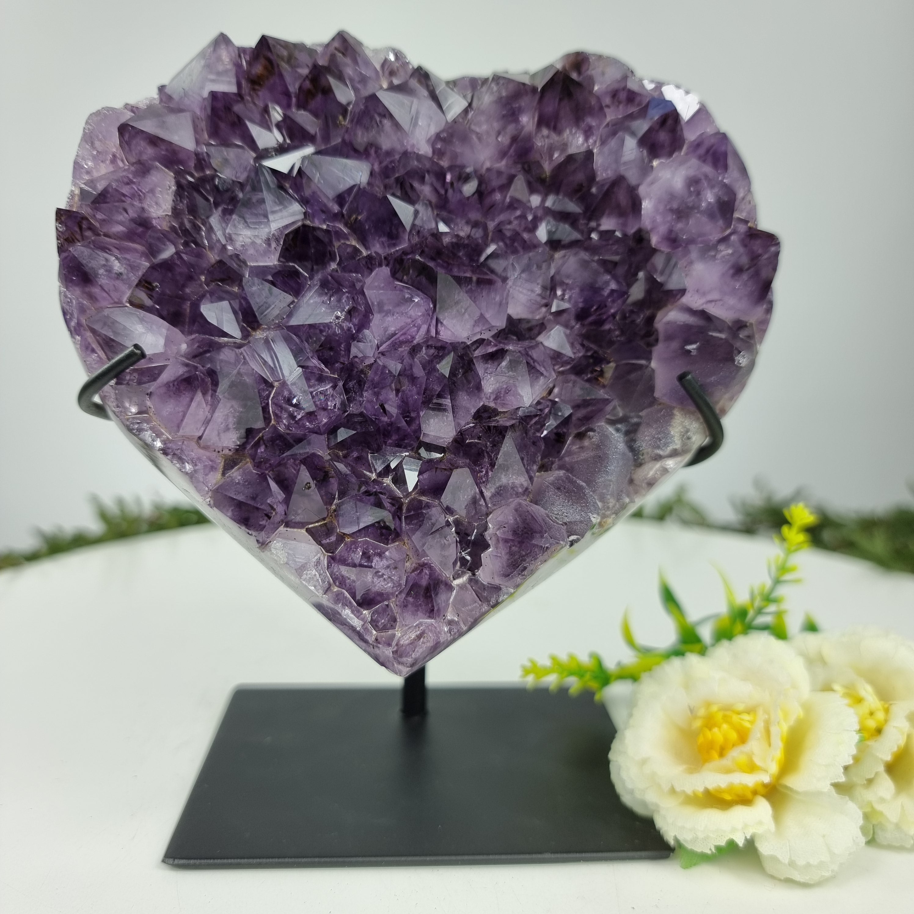 Coração de Ametista Especial | Peso 1,55 Kgs, Altura 14 cm | Energia, Beleza e Sofisticação