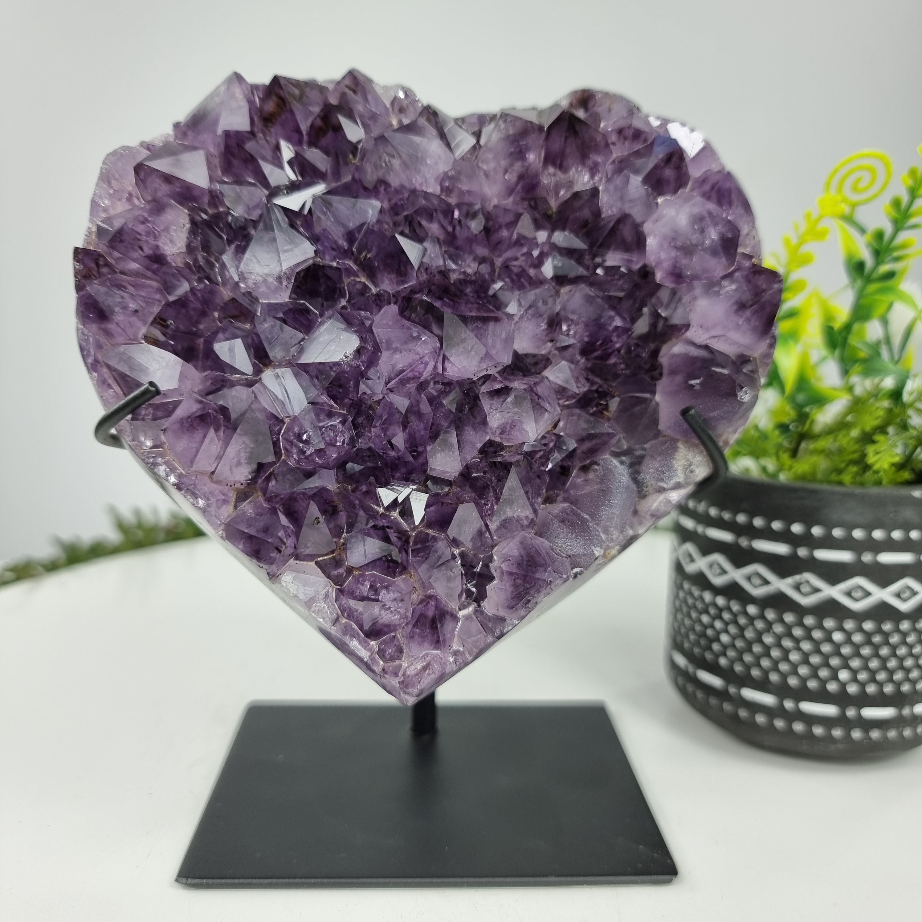 Coração de Ametista Especial | Peso 1,55 Kgs, Altura 14 cm | Energia, Beleza e Sofisticação